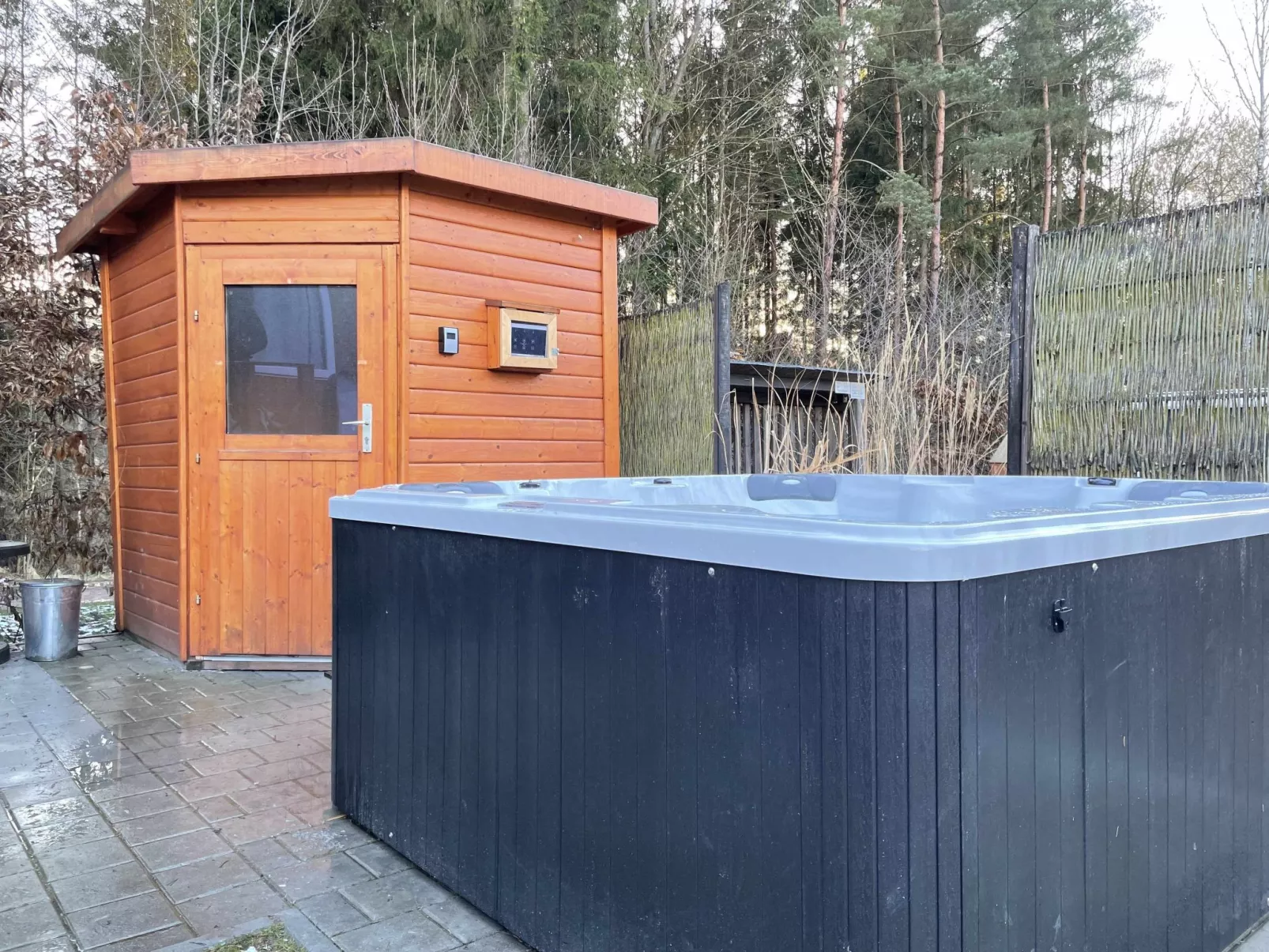 Schönes Ferienhaus in Wackersdorf mit Whirlpool und Terrasse - Image-tags.info