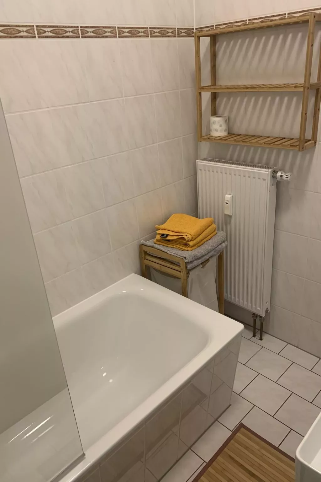 Design Apartment I, hell, 35 Quadratmeter, Zentral zu Grenze Altstadt Park, Gra - Image-tags.info