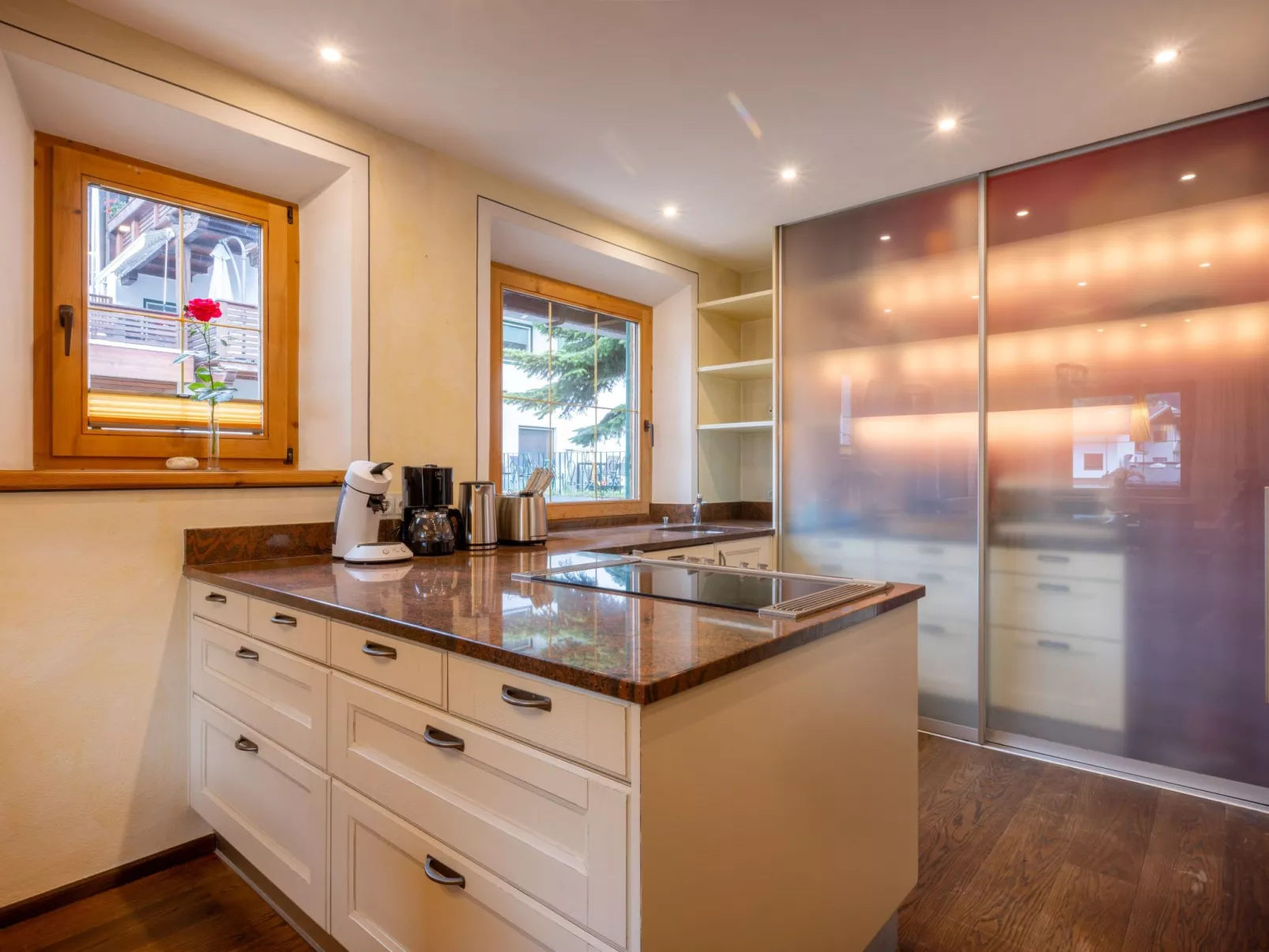 Villa Emma, Ferienhaus für bis zu 10 Personen, eigener Garten, absolute Privats - Image-tags.info