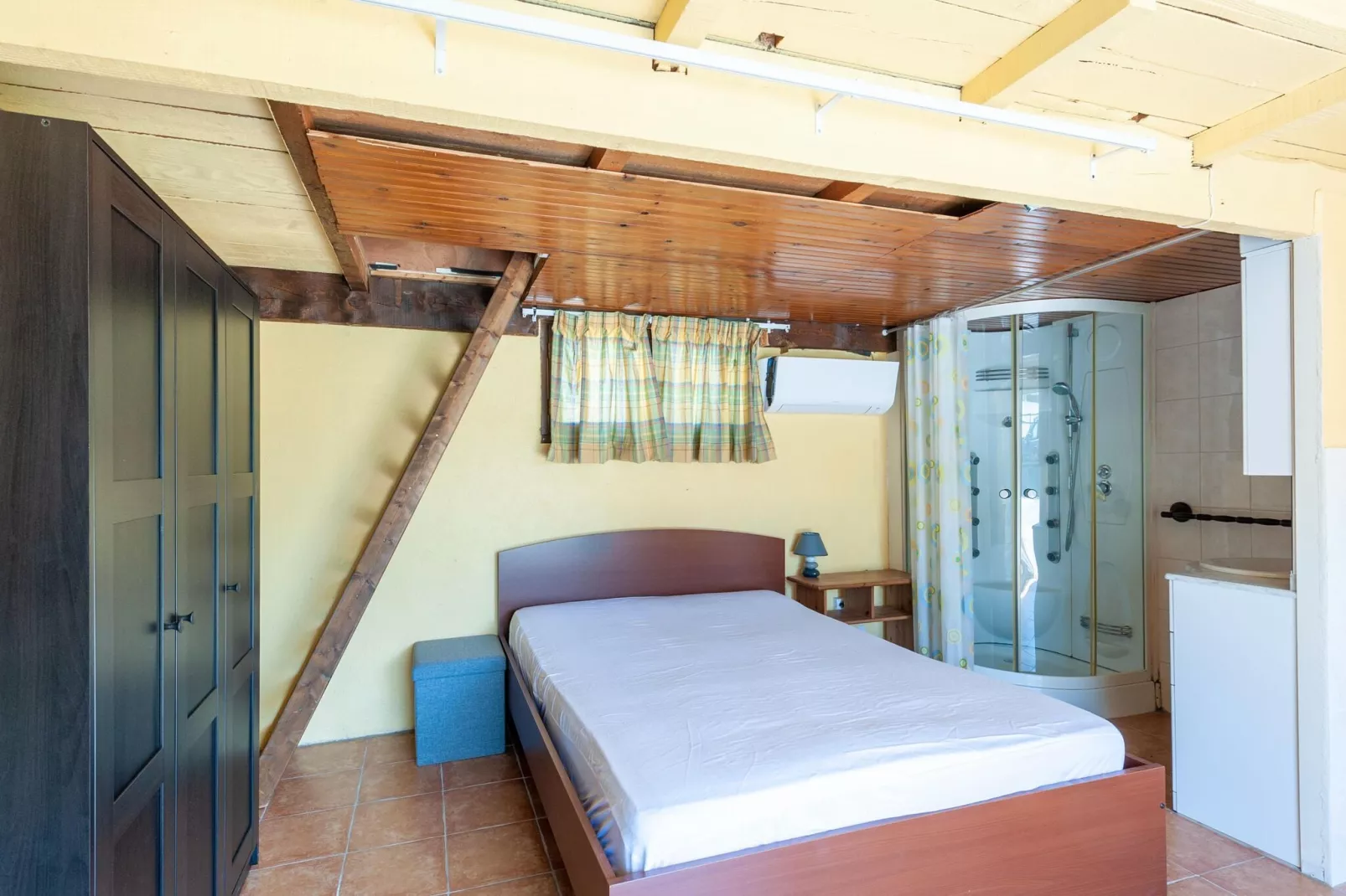 La Pouponne-Bedroom