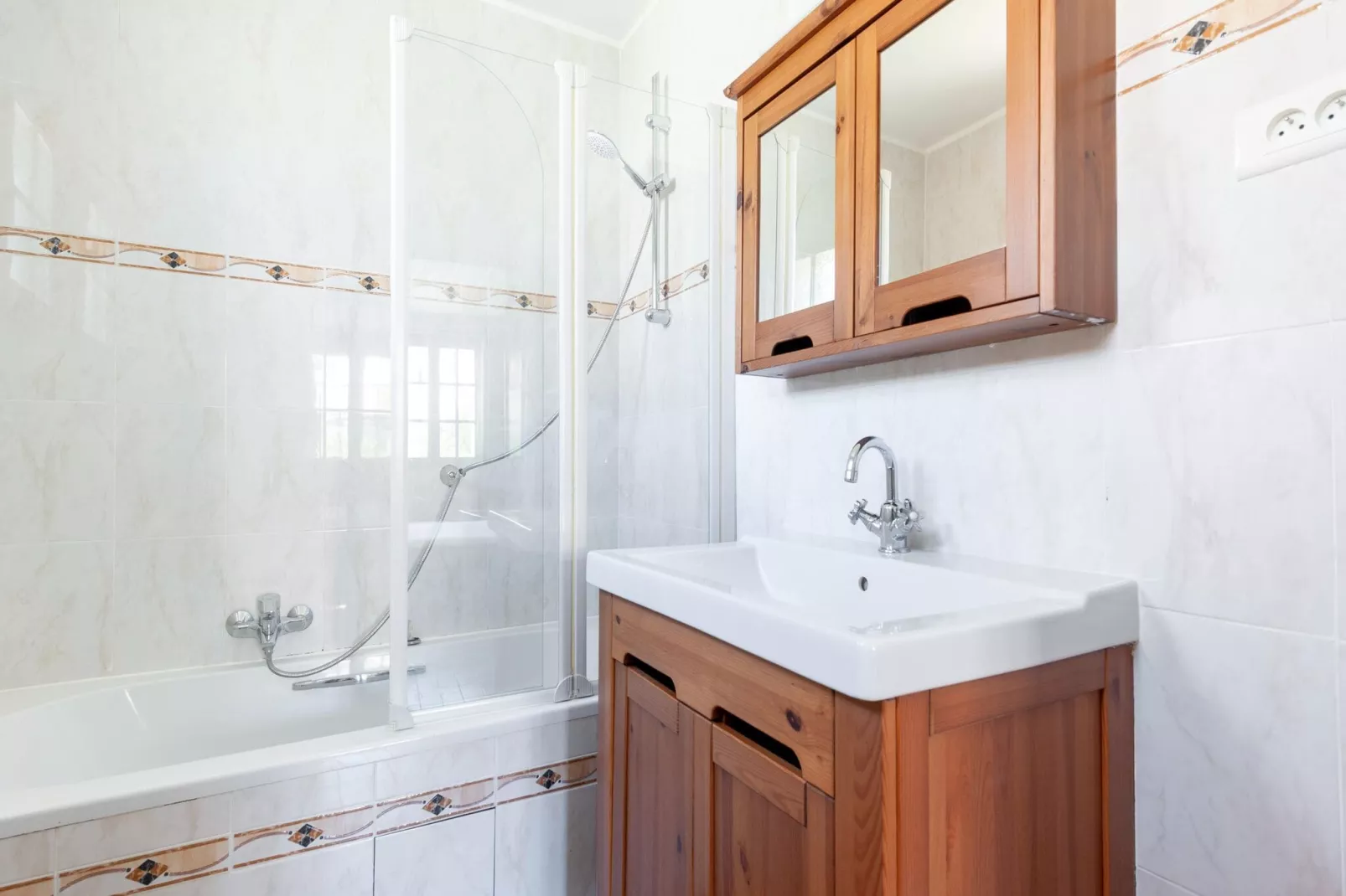 La Pouponne-Bathroom