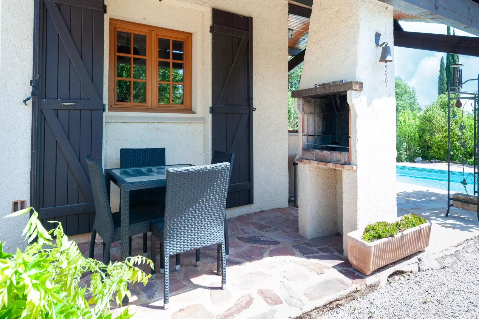 La Pouponne-Terrace balcony