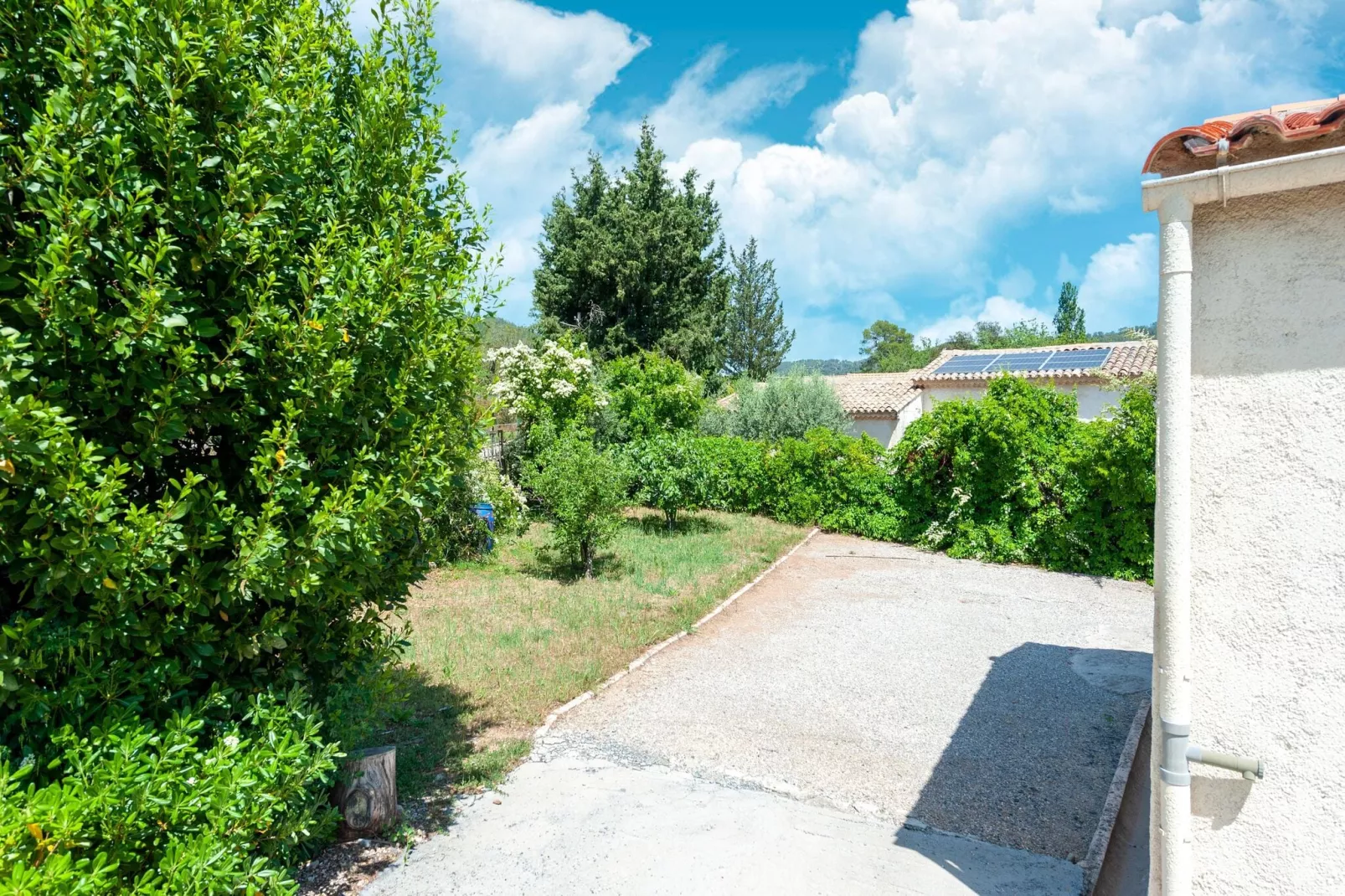 La Pouponne-Gardens summer