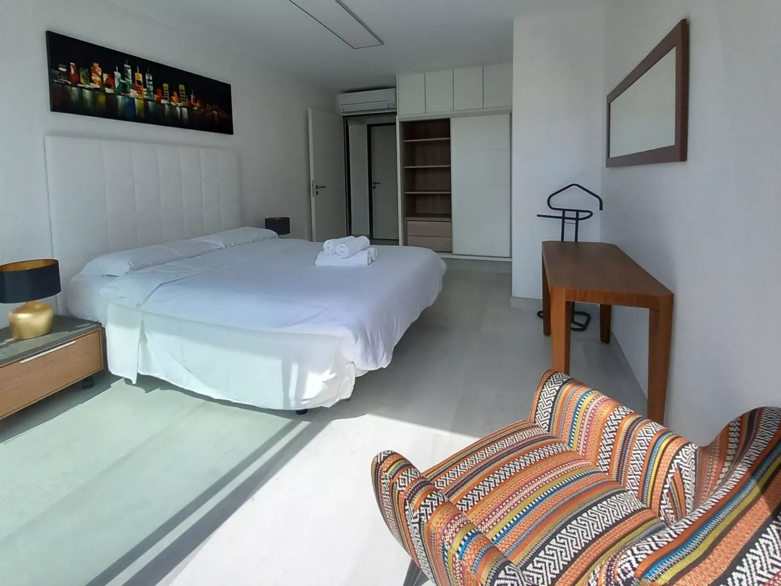 Geräumige Villa, beheizter Pool und atemberaubende Aussicht - Image-tags.info