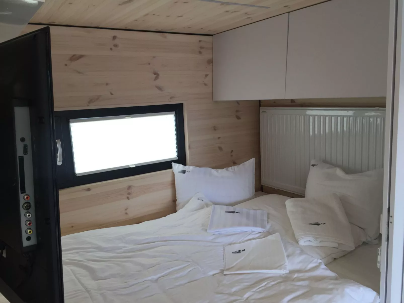 Hausboot für zwei Personen mit Kamin und Terrasse - Image-tags.info