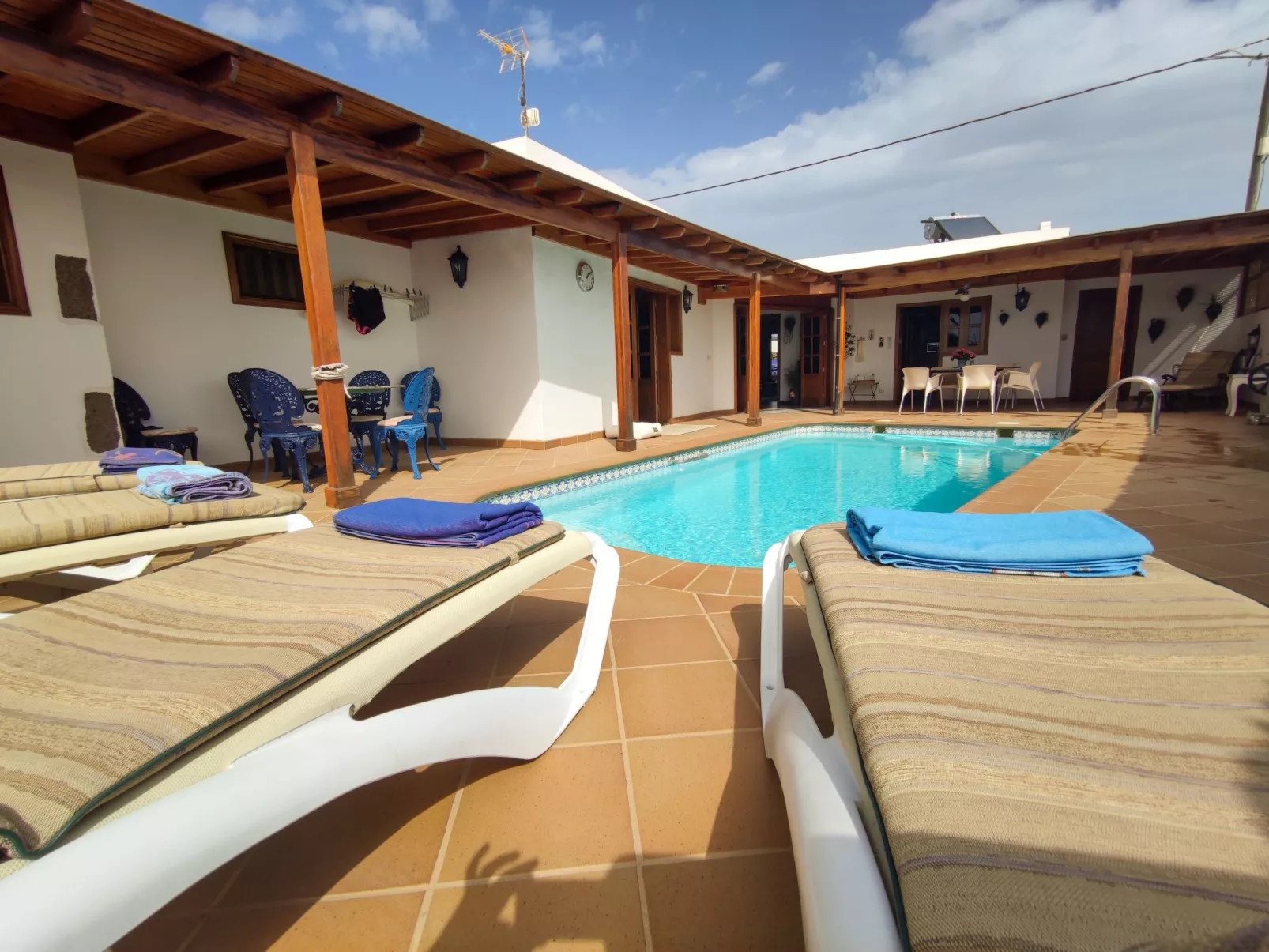 Villa mit beheiztem Pool - Image-tags.info