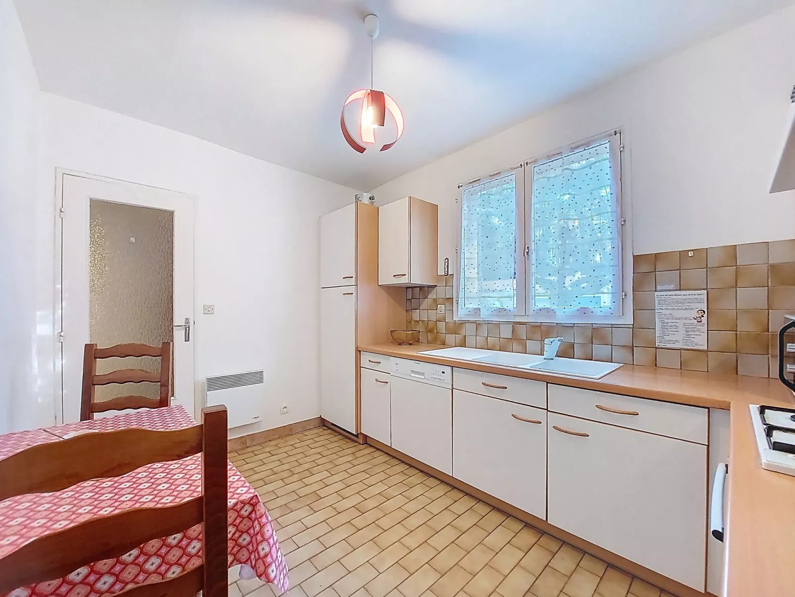 Les Alouettes - Drinnen