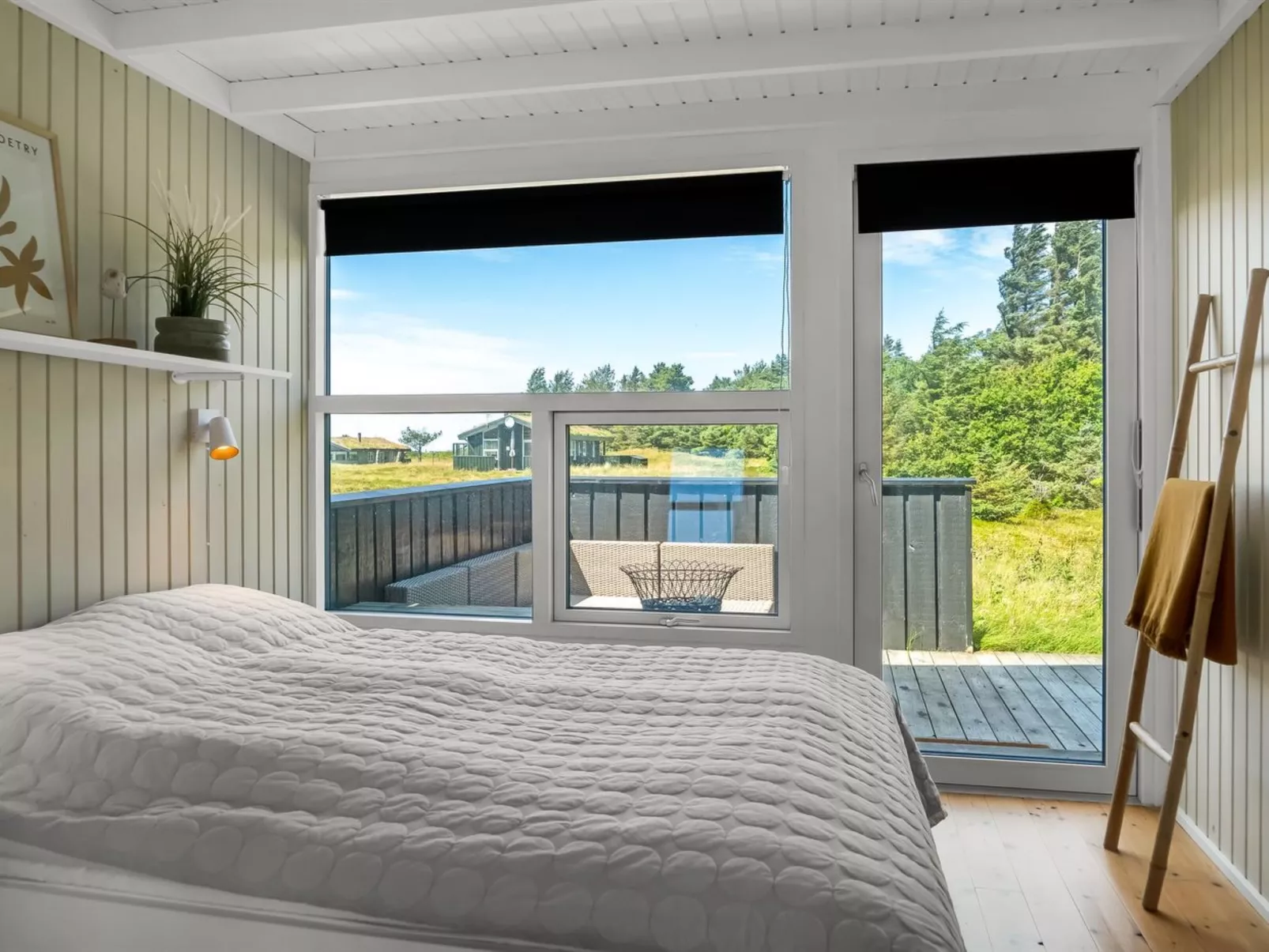 "Virpi" - 1.1km from the sea-Inside