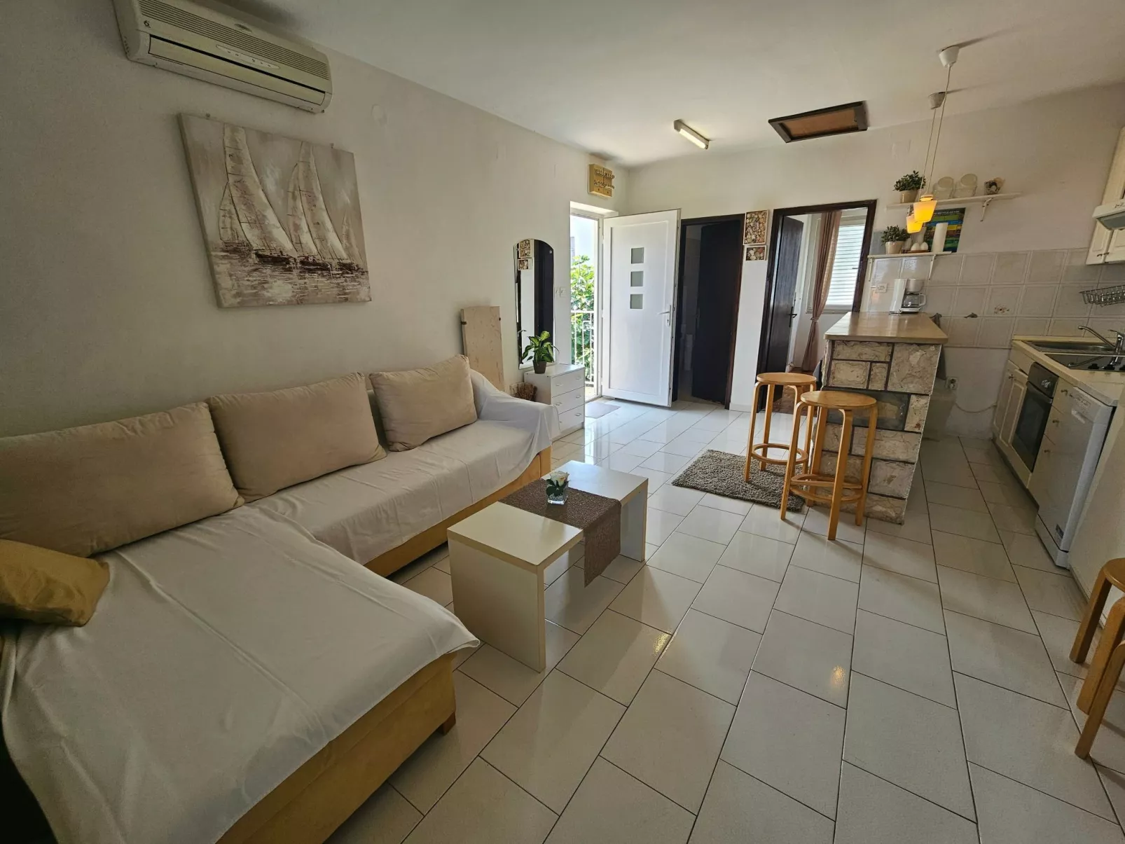 "Buza" mit eigenem Balkon - Image-tags.info