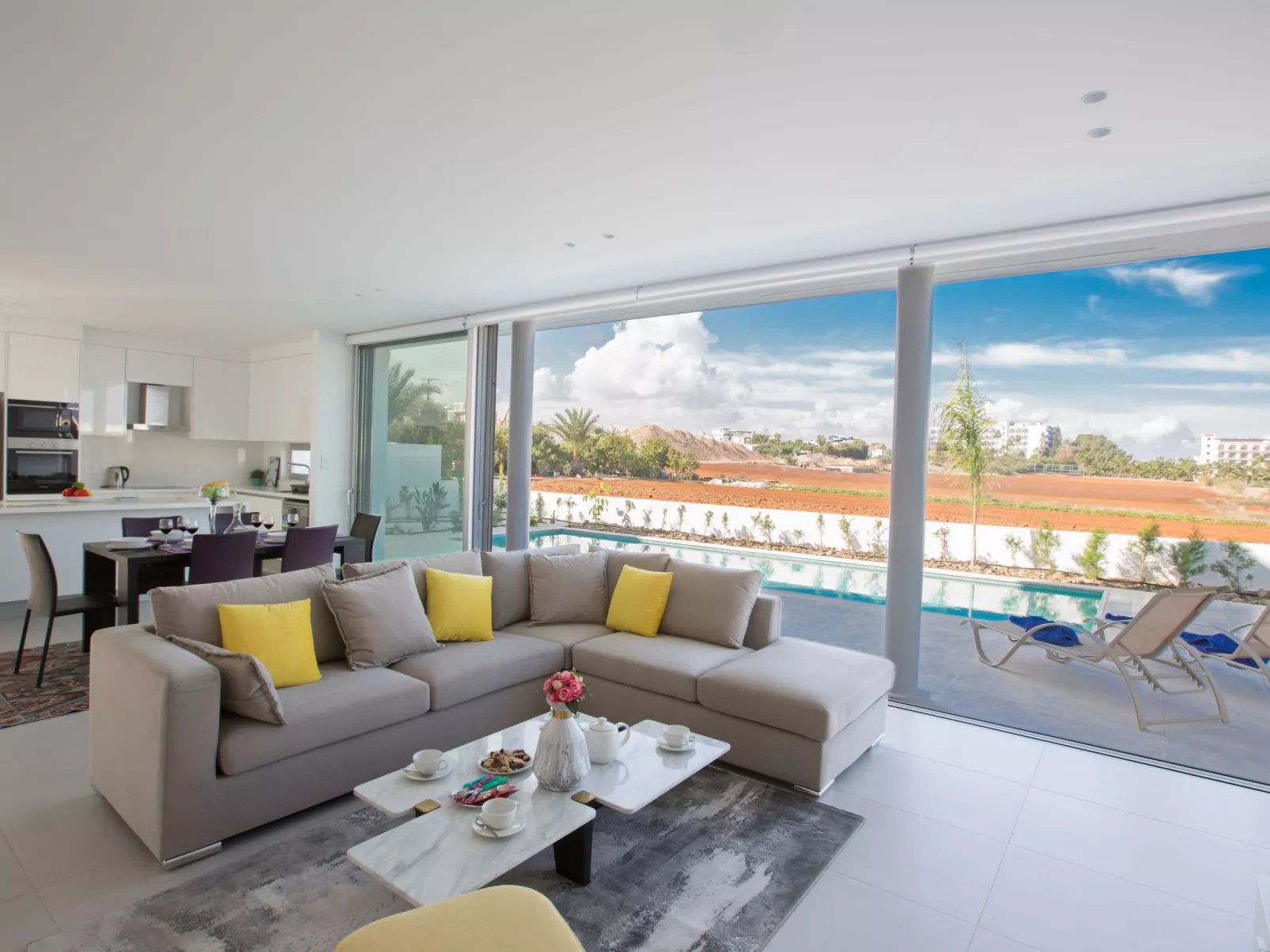 3-Schlafzimmer-Villa mit Pool, Dachgarten, Meerblick - Image-tags.info