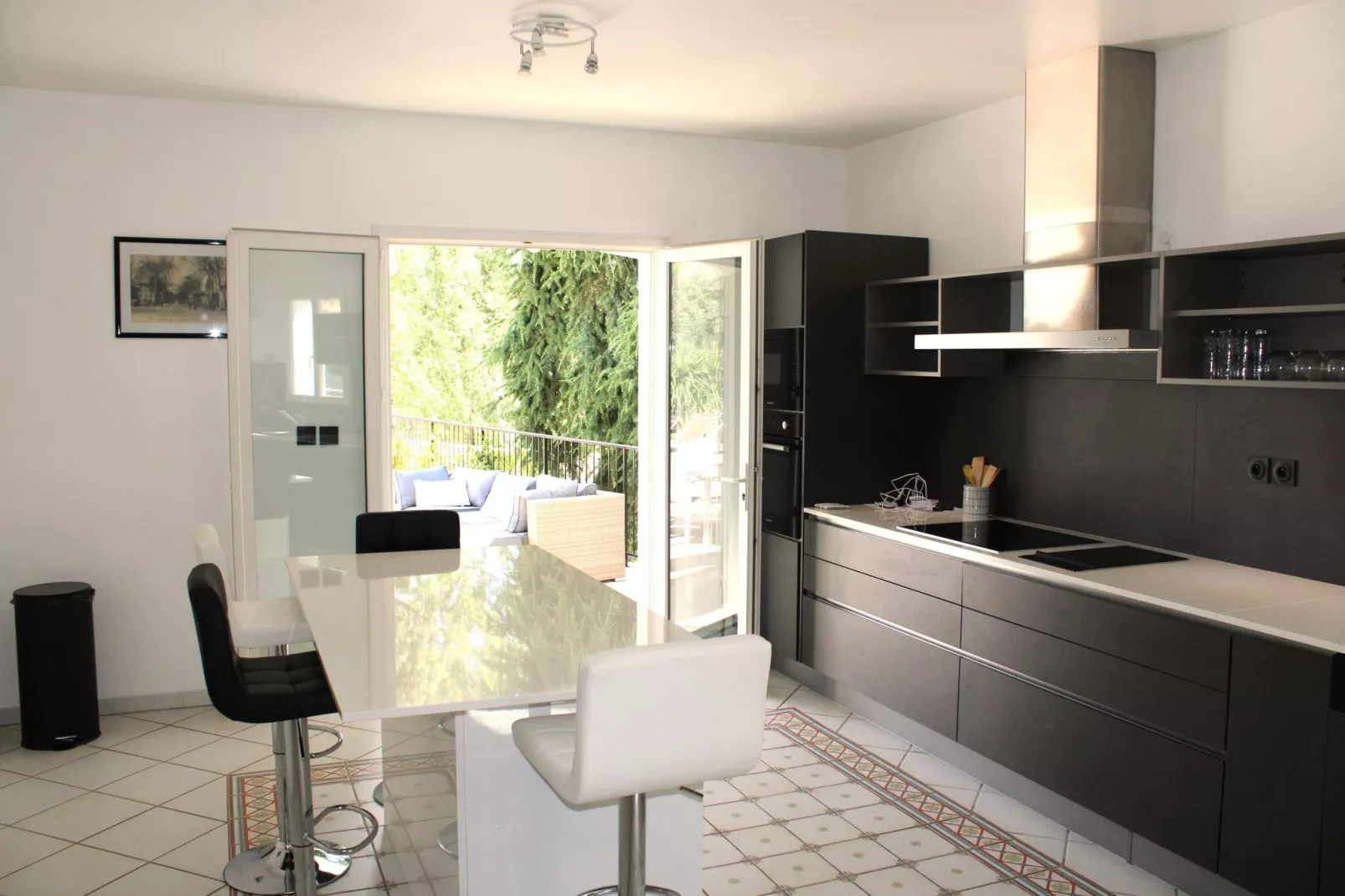Villa des Trois Palmiers-Kitchen