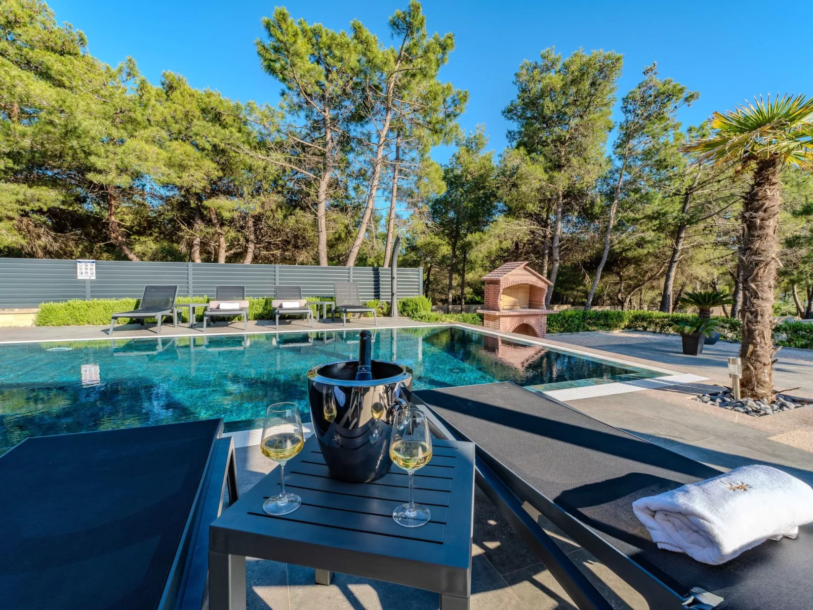 Royal 1 - Image-tags.info