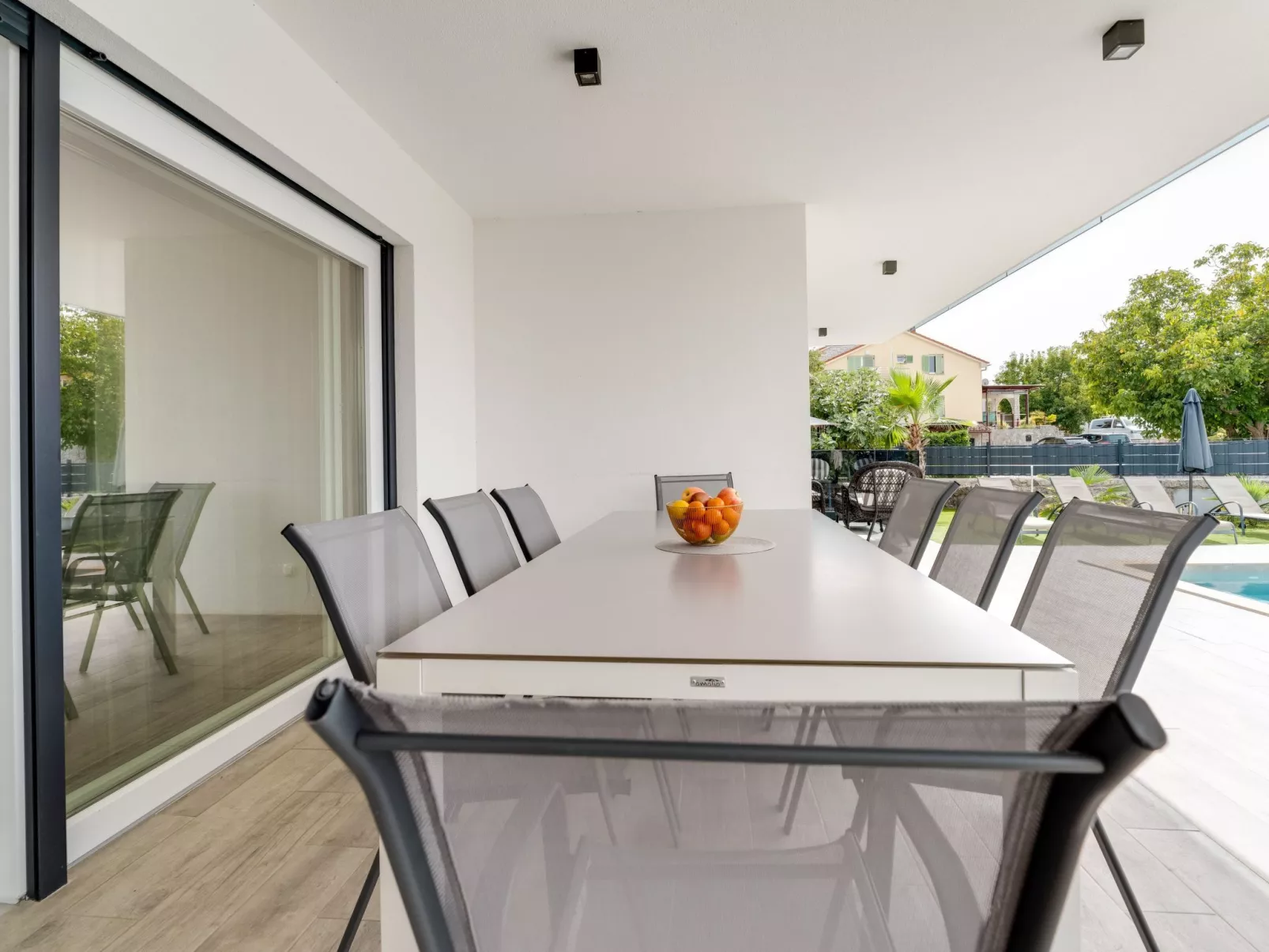 Schöne neue Villa mit Pool in Strandnähe - Image-tags.info