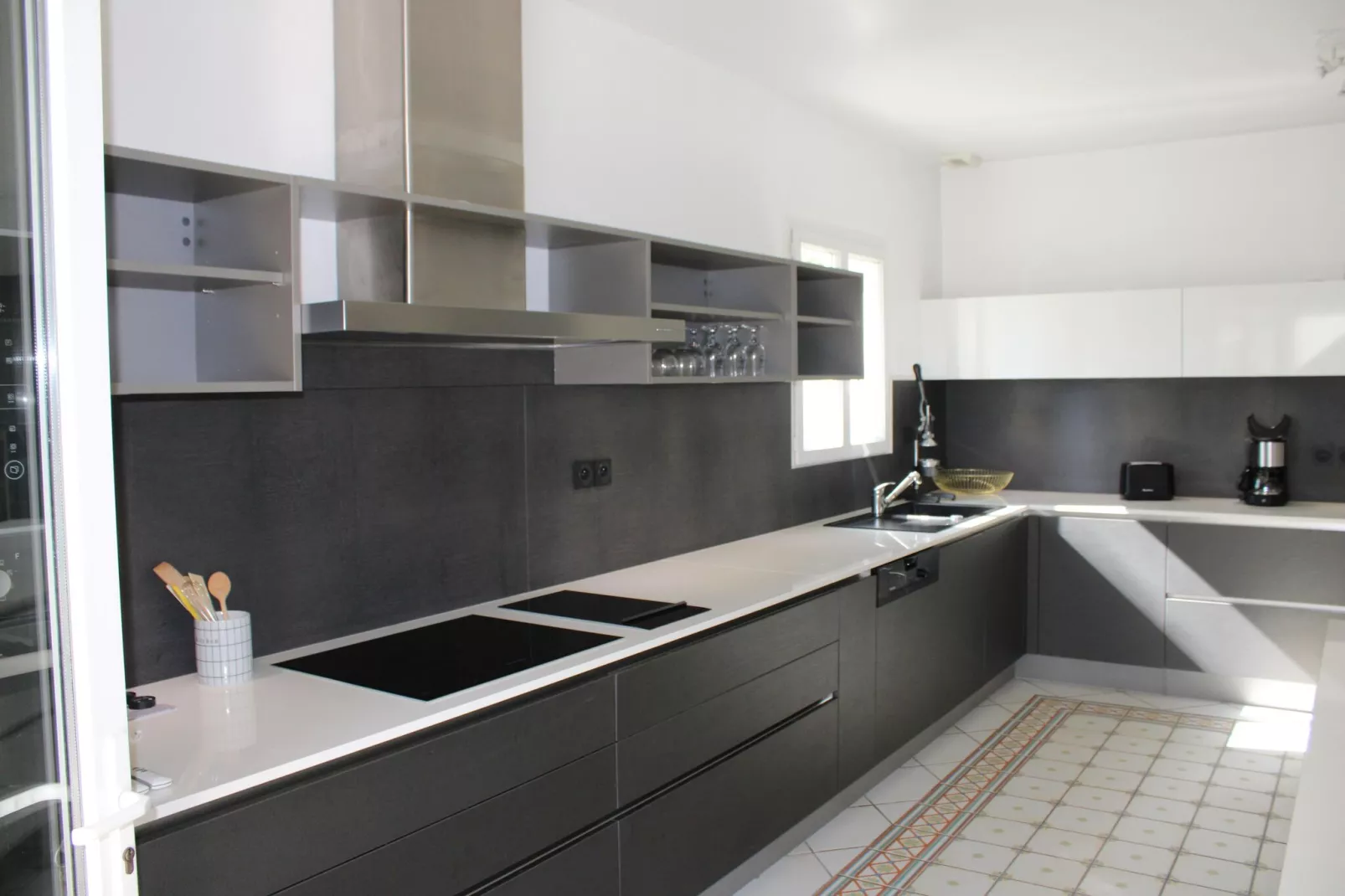 Villa des Trois Palmiers-Kitchen