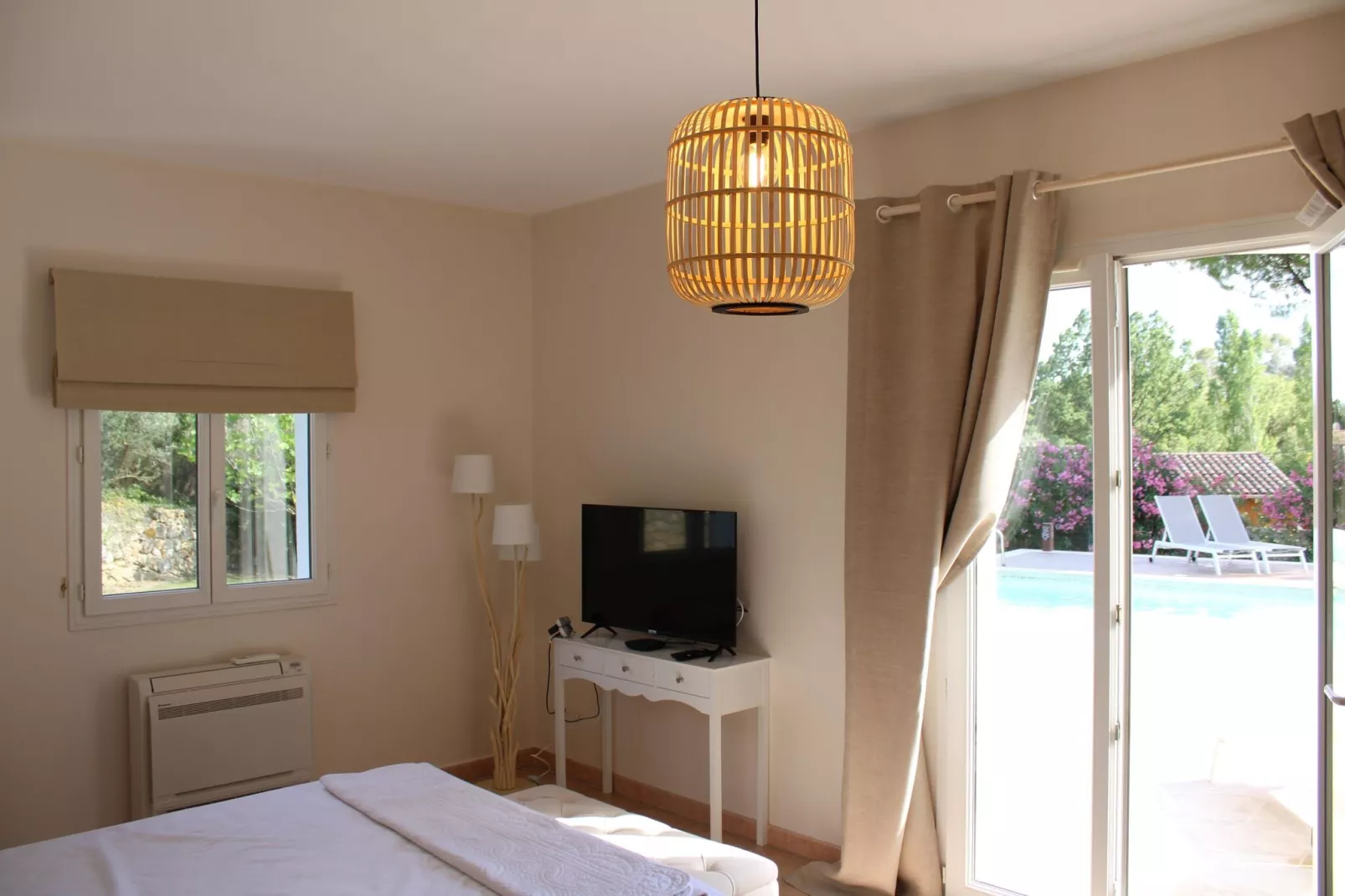 Villa des Trois Palmiers-Bedroom