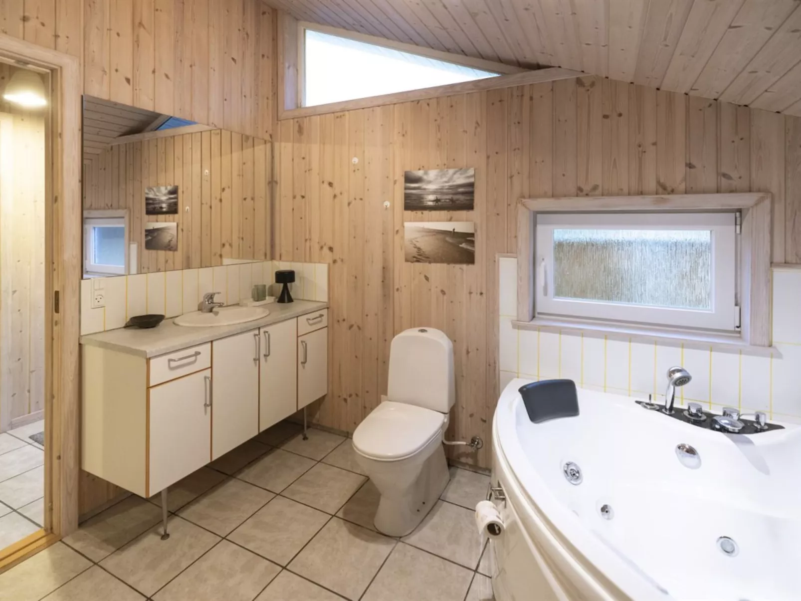 "Ljuben" - 1.1km from the sea-Drinnen