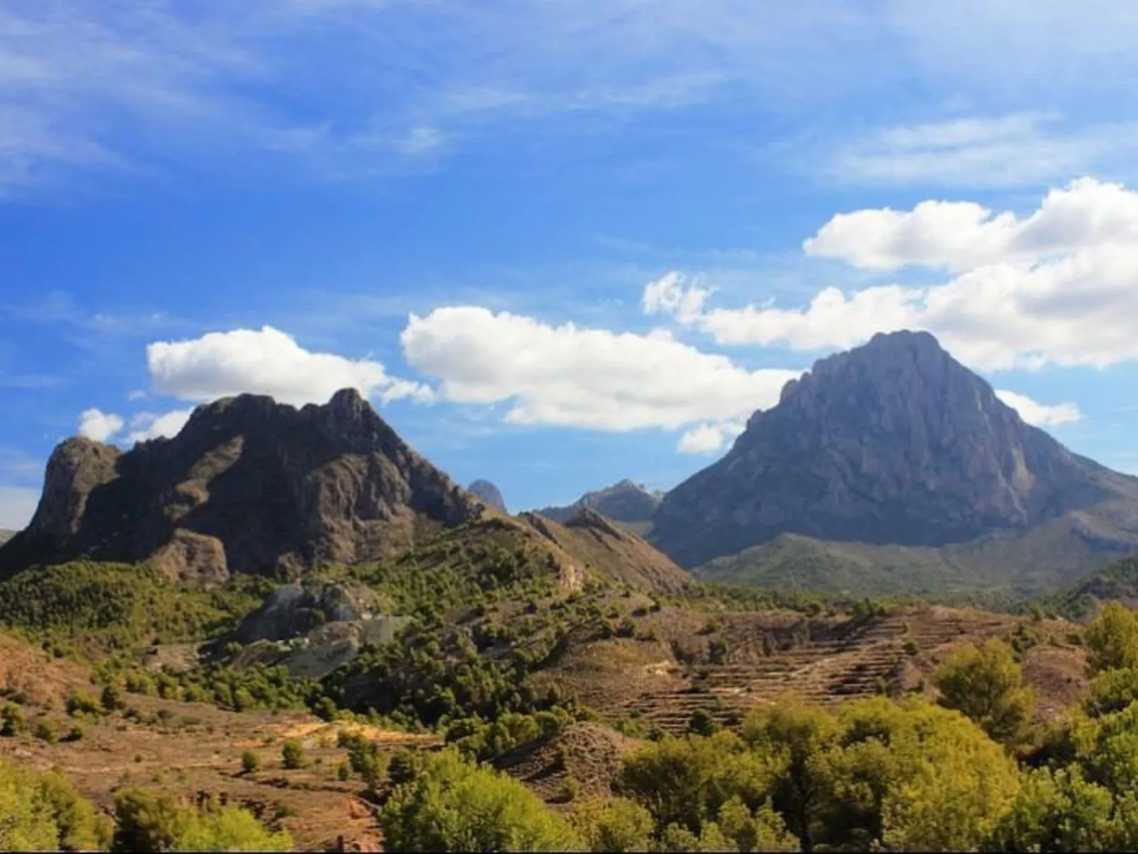 Villa im spanischen Stil mit großem Pool und ein - Draußen