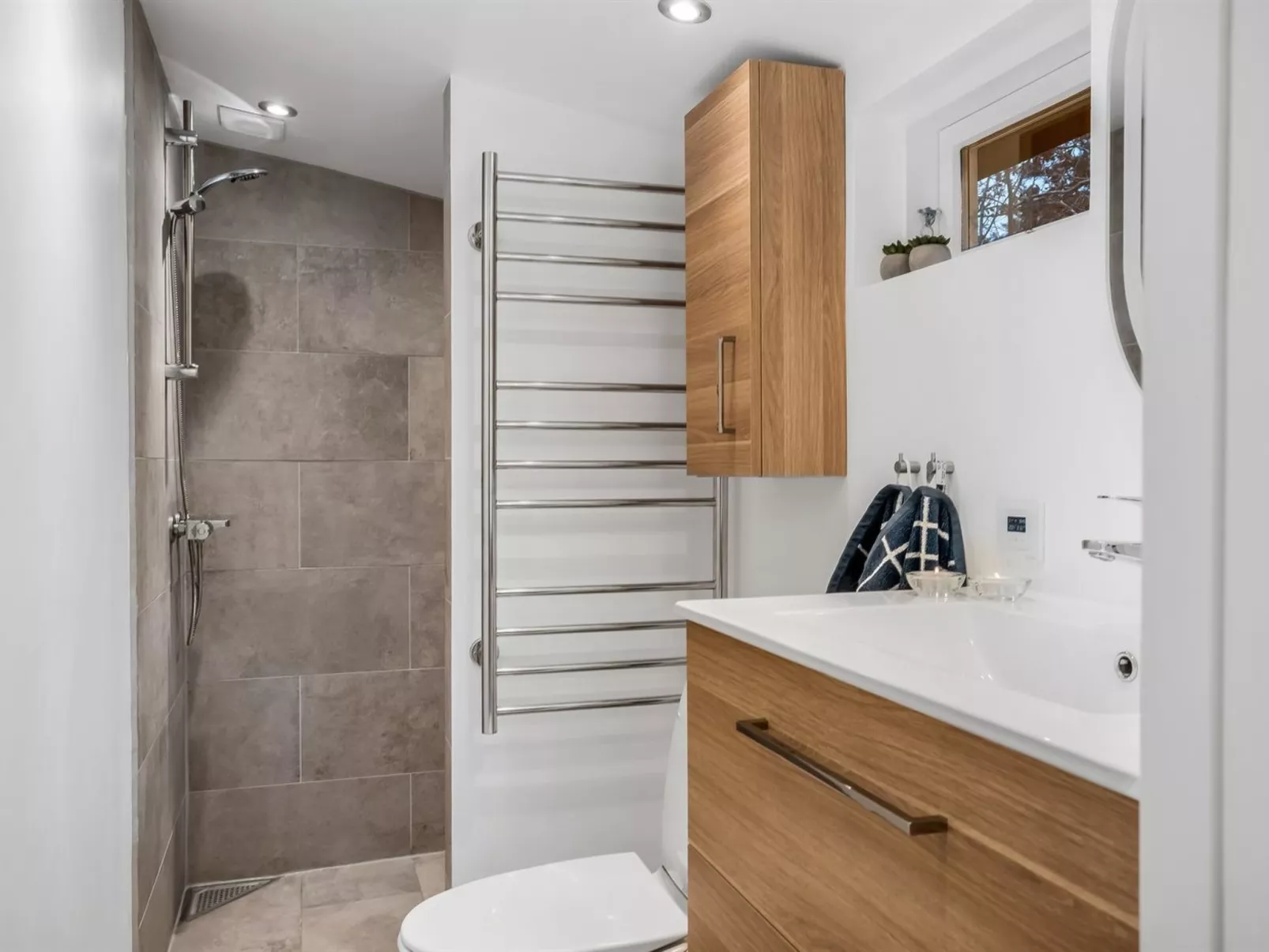 "Peadda" - 300m from the sea-Inside