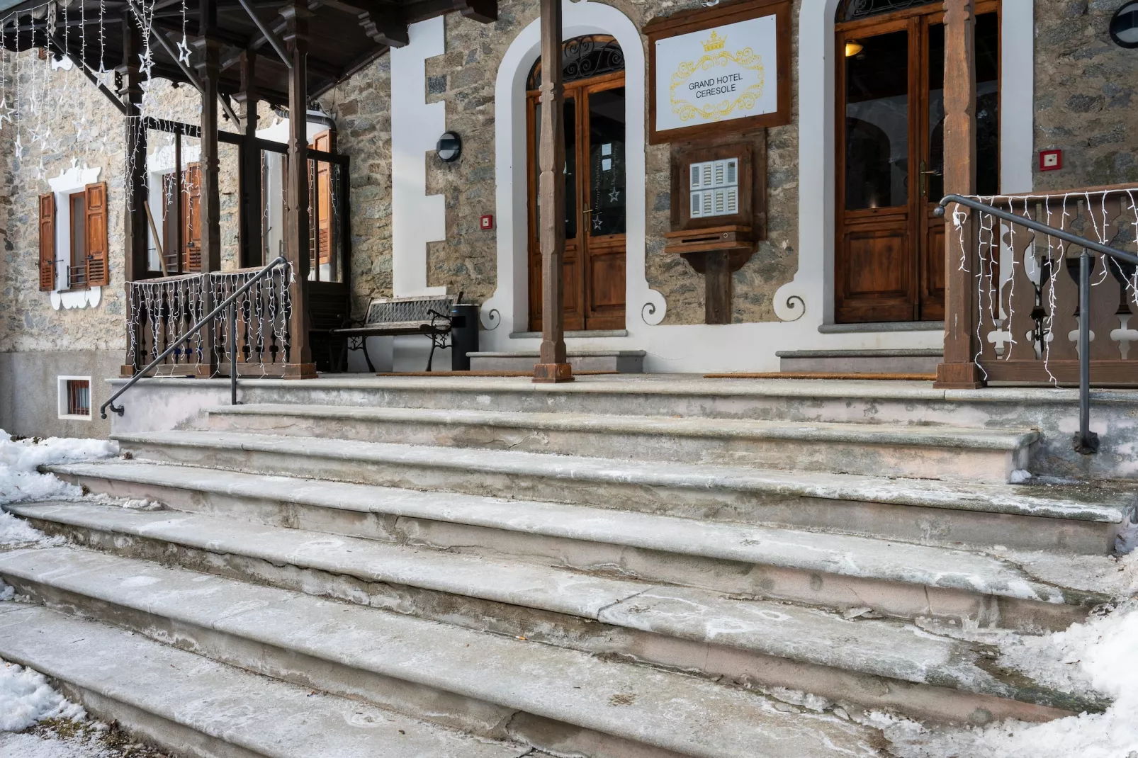 TRILO 1 CERESOLE-Hall & reception