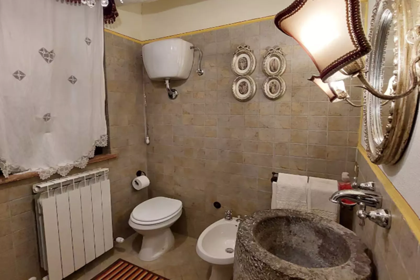 Luna Chiara-Bathroom