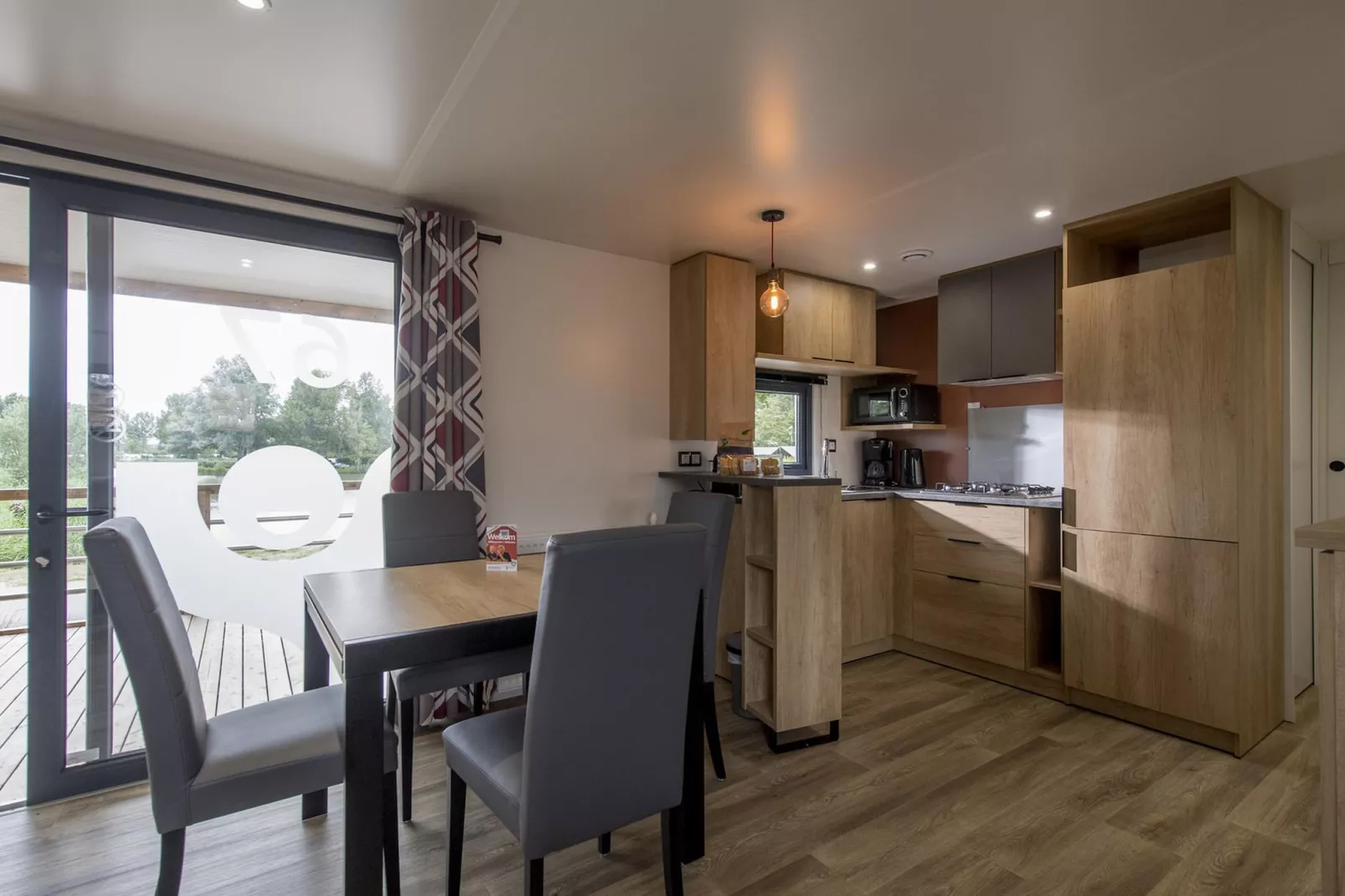 Vakantiepark Eiland van Maurik 7-Salle à manger