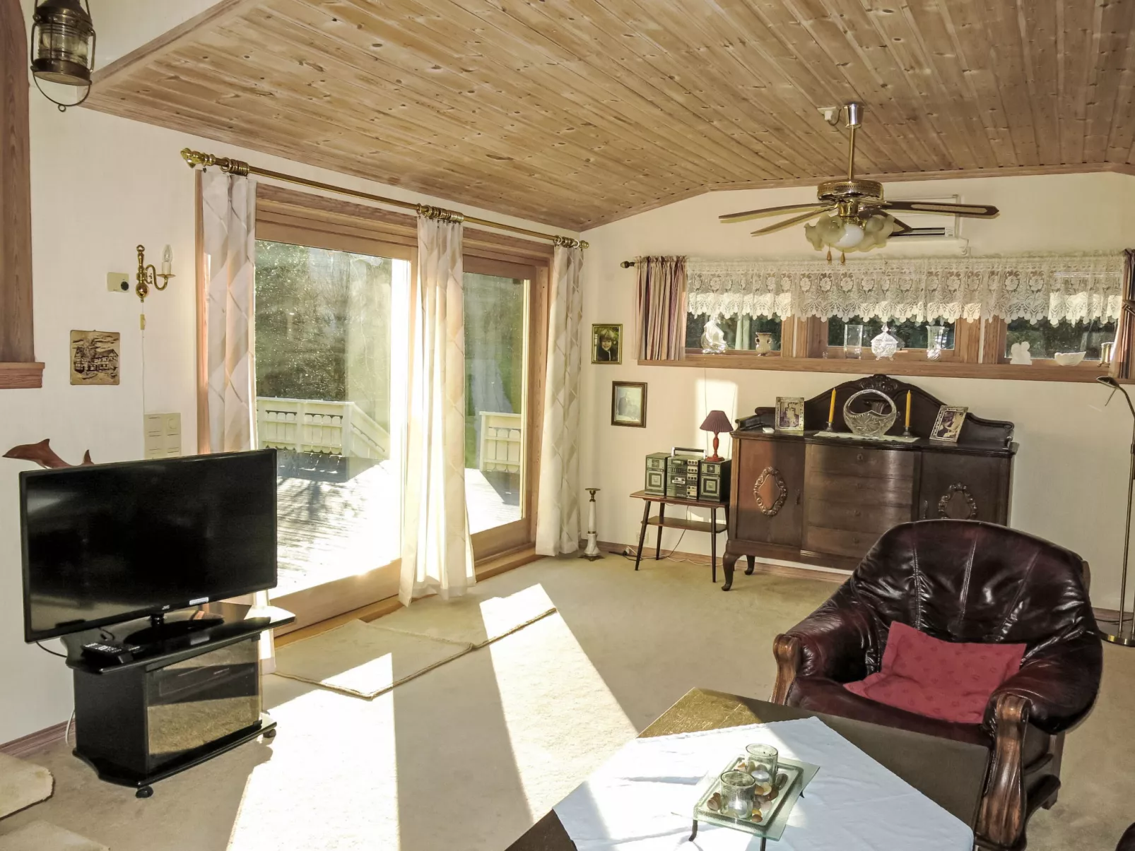 Åptafjorden - Drinnen