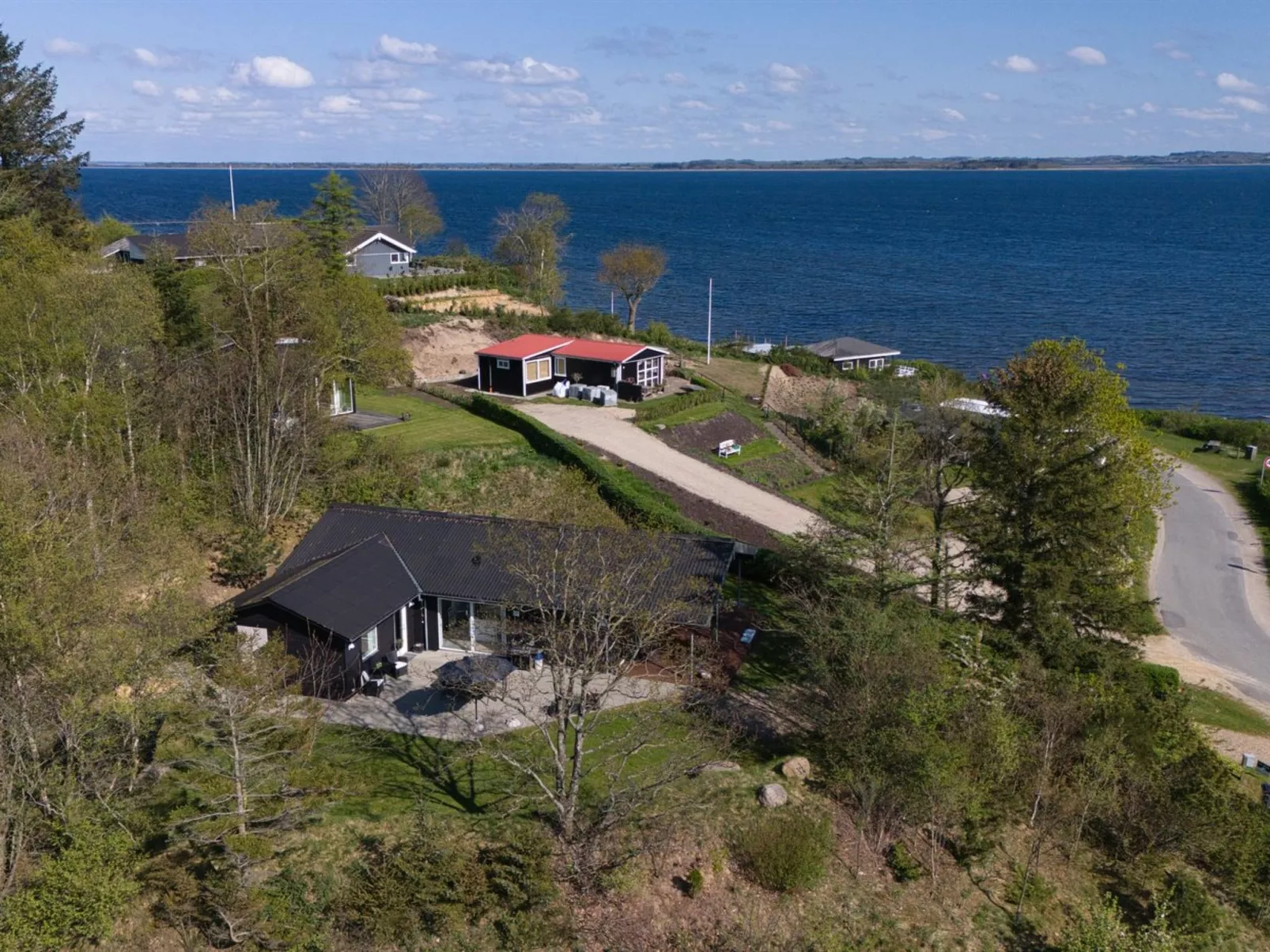 "Elissa" - 50m to the fjord-Outside