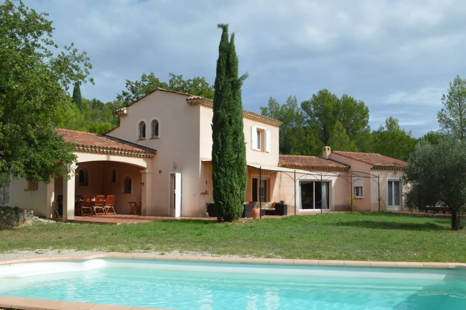 La Maison de Lisa-Exterior summer