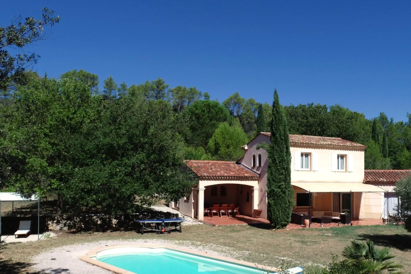 La Maison de Lisa-Exterior summer