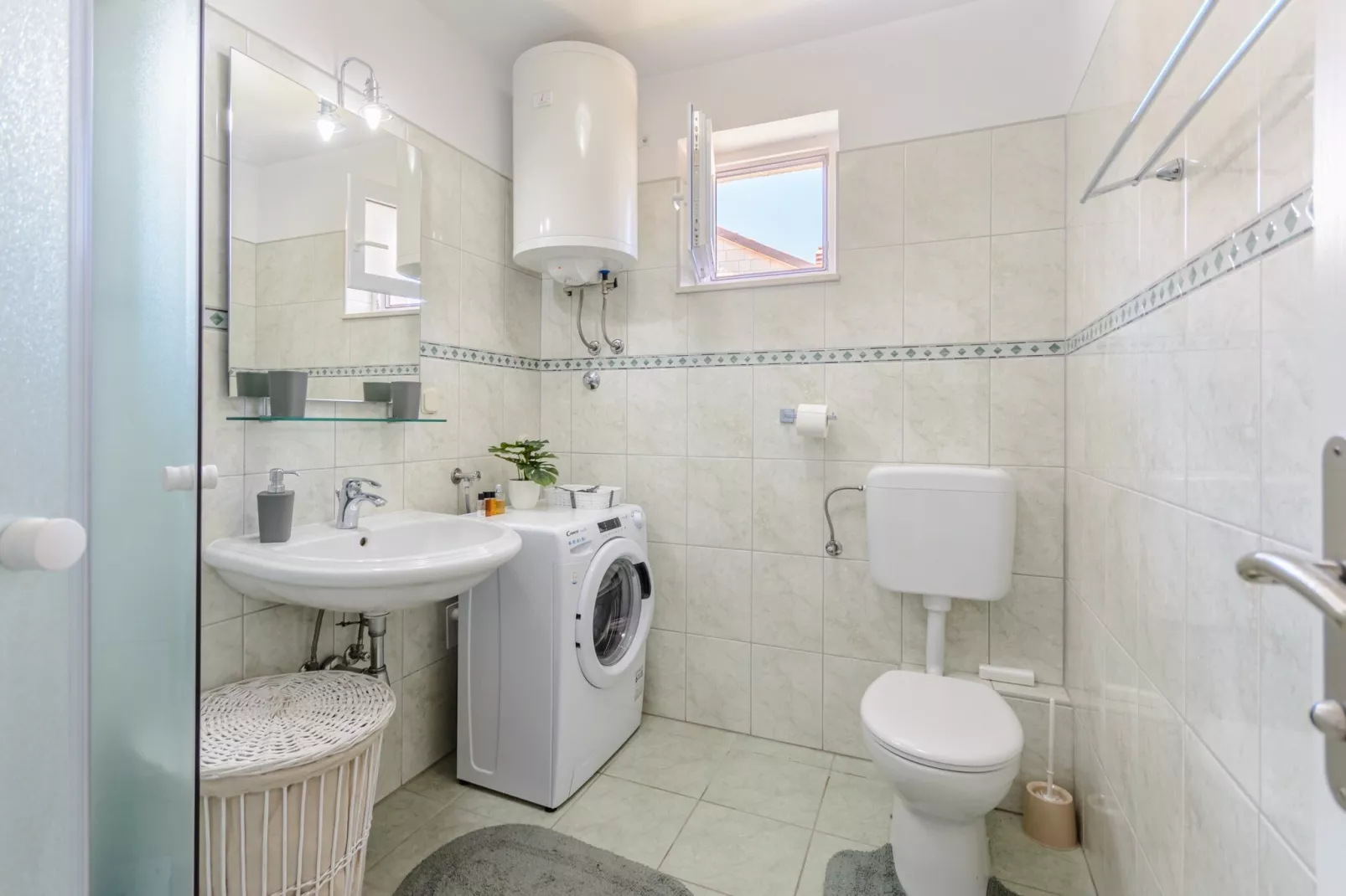 Sunset view apartment - One bedroom apartment with balcony and sea view-Bathroom