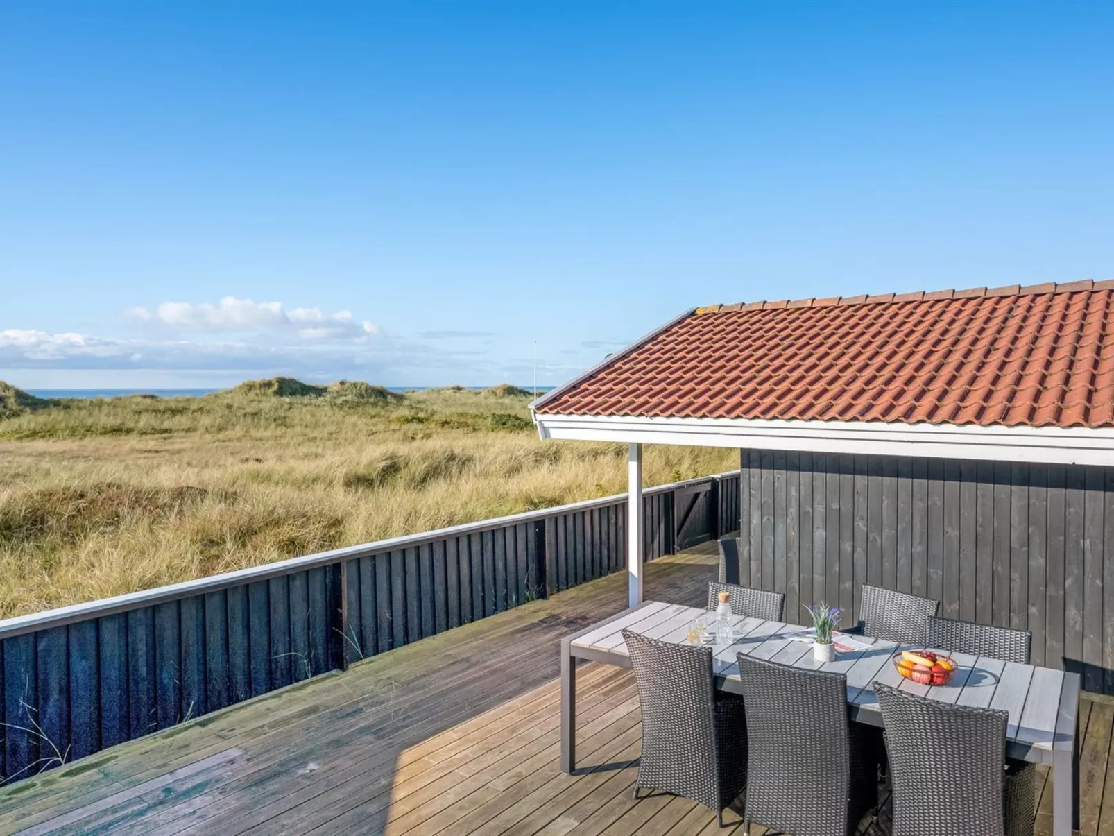 "Jaana" - 10m from the sea - Outside