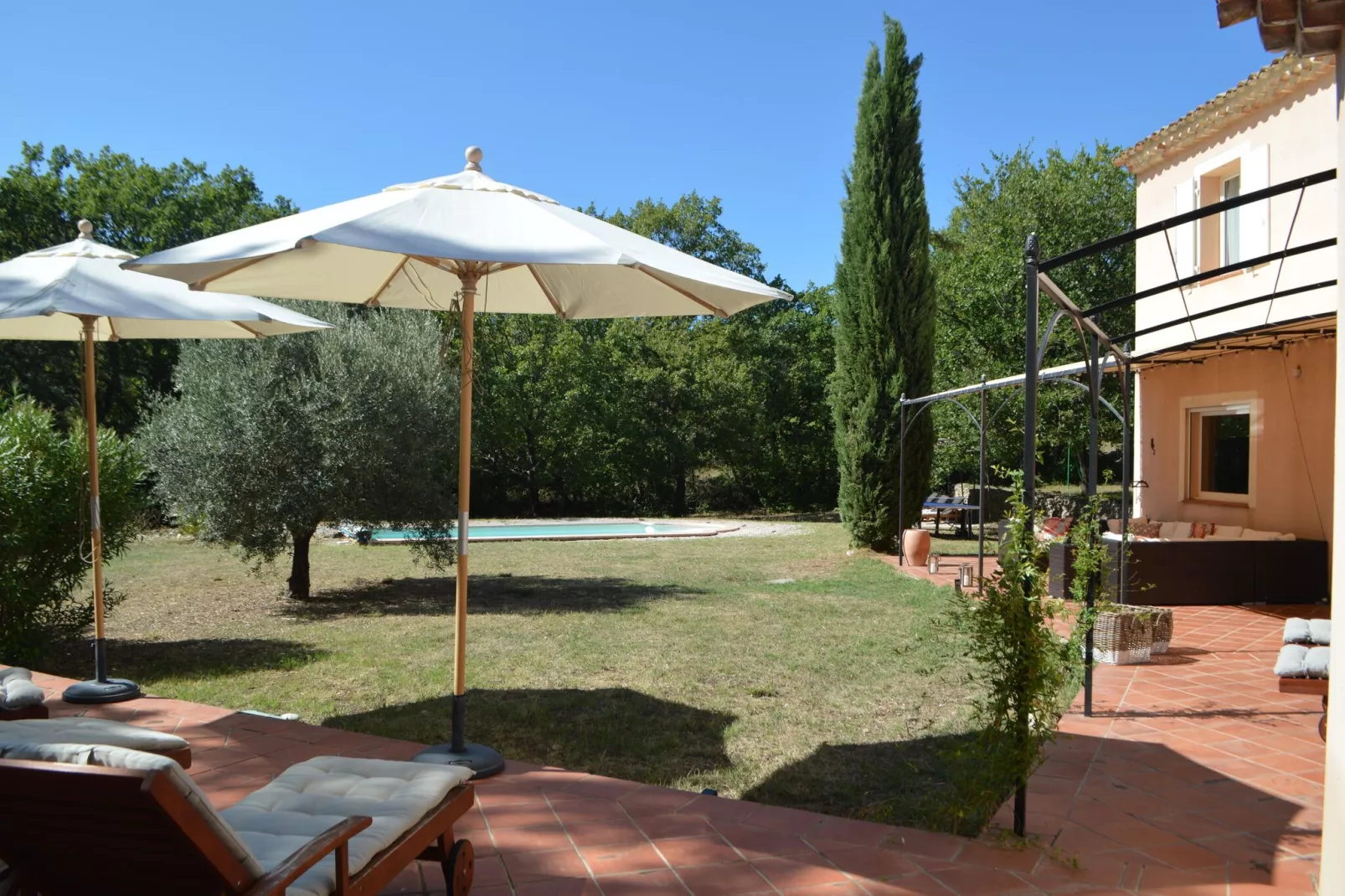 La Maison de Lisa-Gardens summer