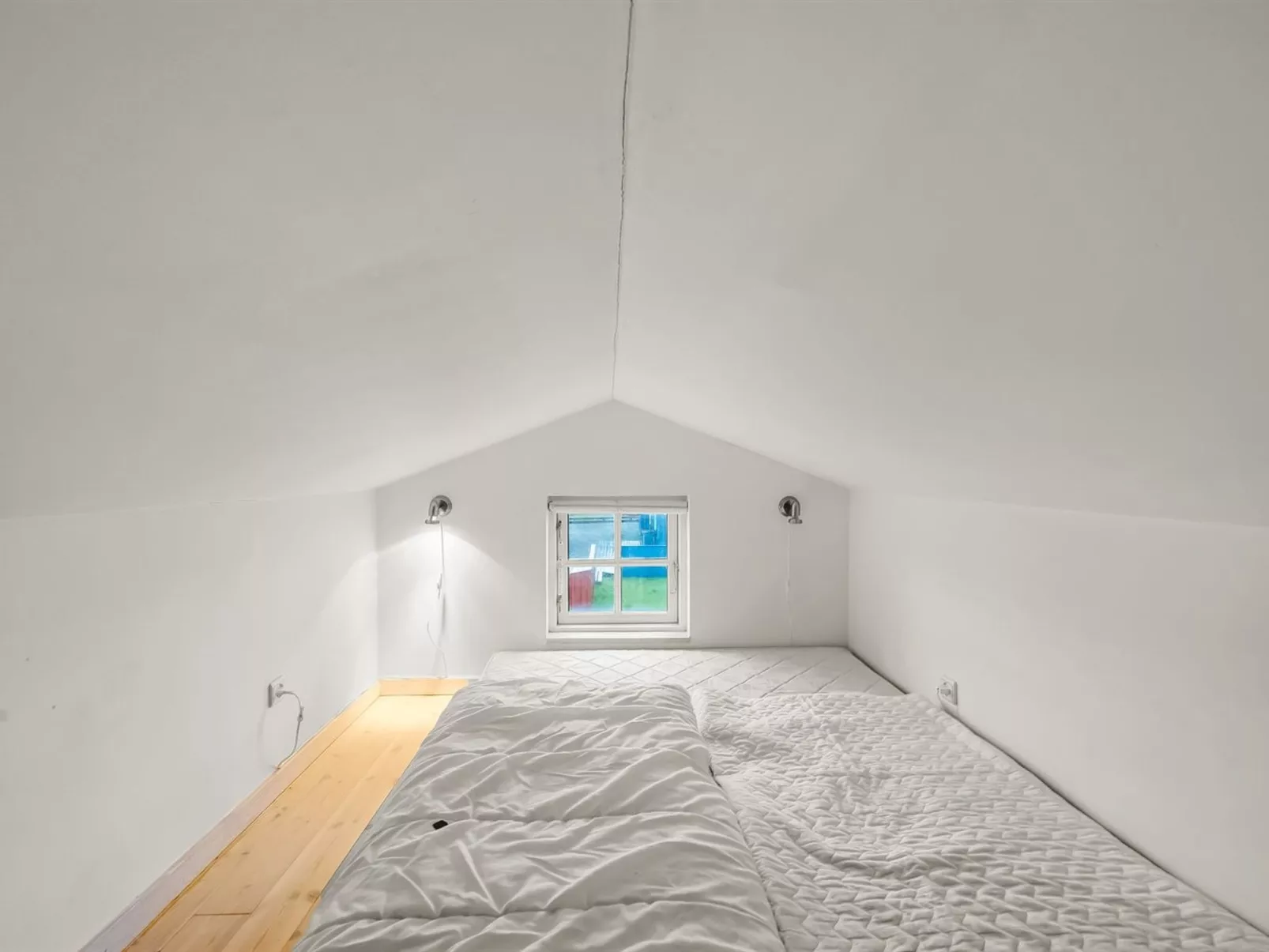 "Binta" - 300m to the fjord - Dedans