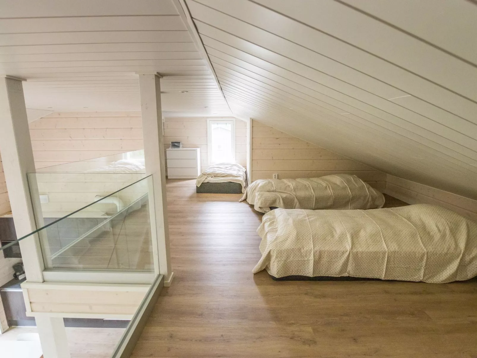 Rikinänranta b-Dedans