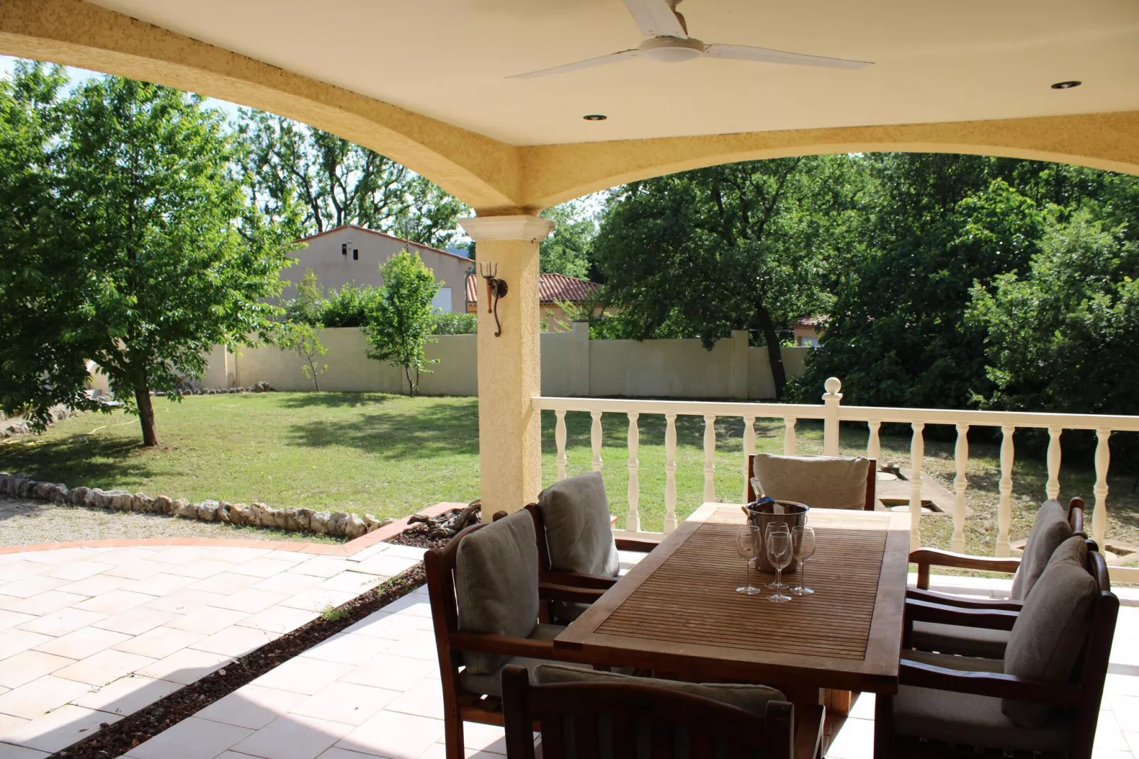 Villa Les Papillons-Terrace balcony