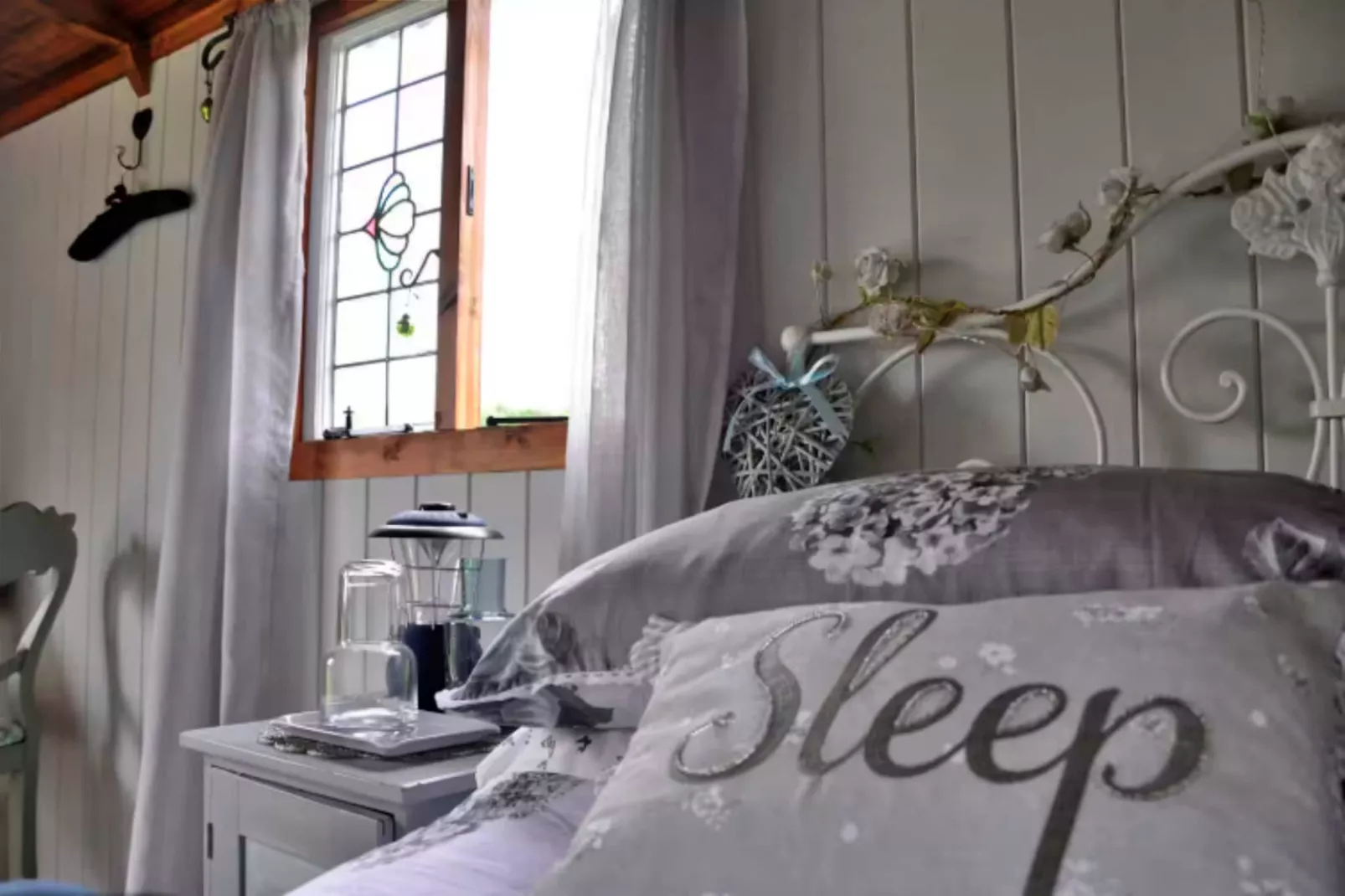 Shepherd's Hut at Hilltop Farm-Bedroom