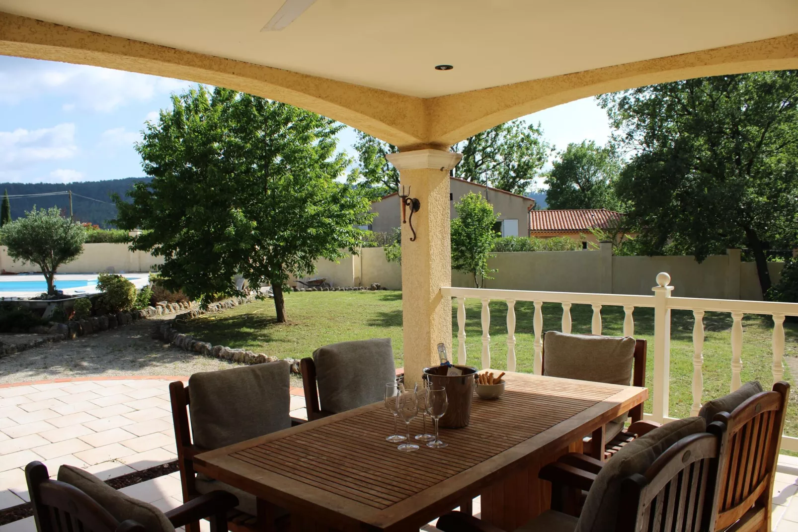 Villa Les Papillons-Terrace balcony