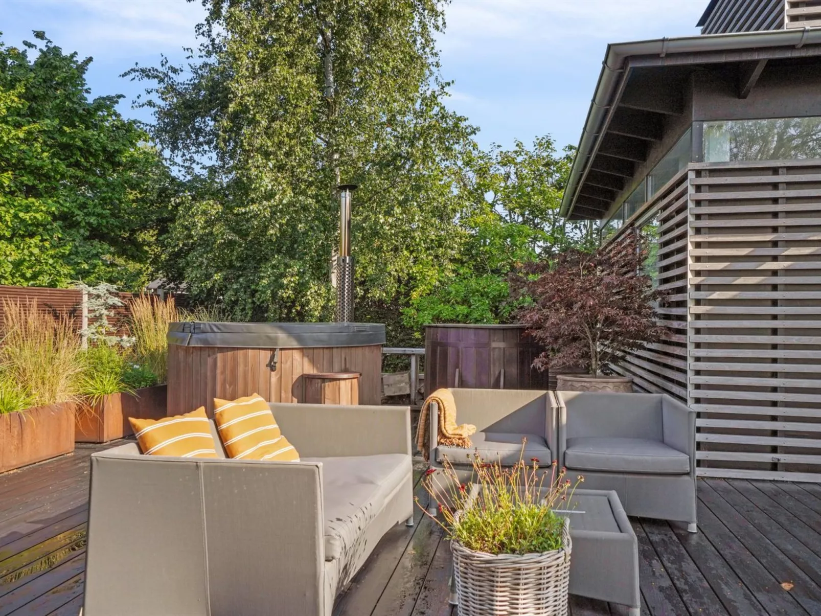 "Jo" - 175m to the fjord-Draußen