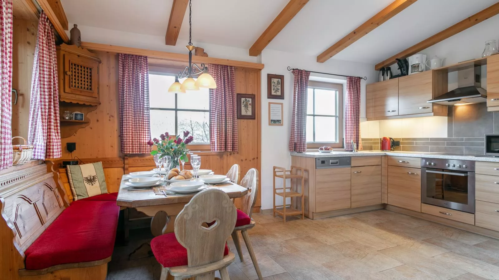 Schneeberghütte-Dining room