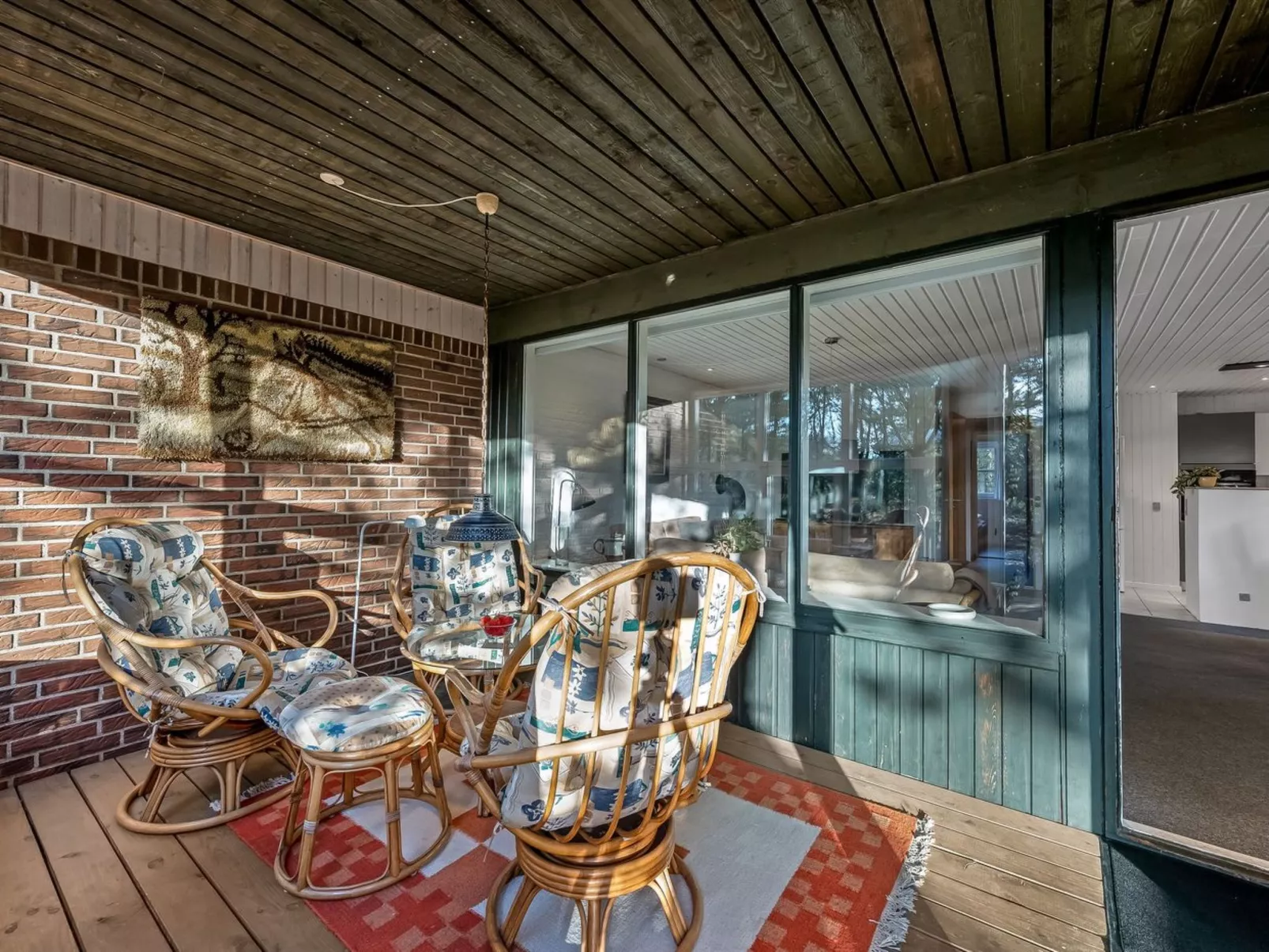 "Åsemarie" - 500m to the fjord-Drinnen