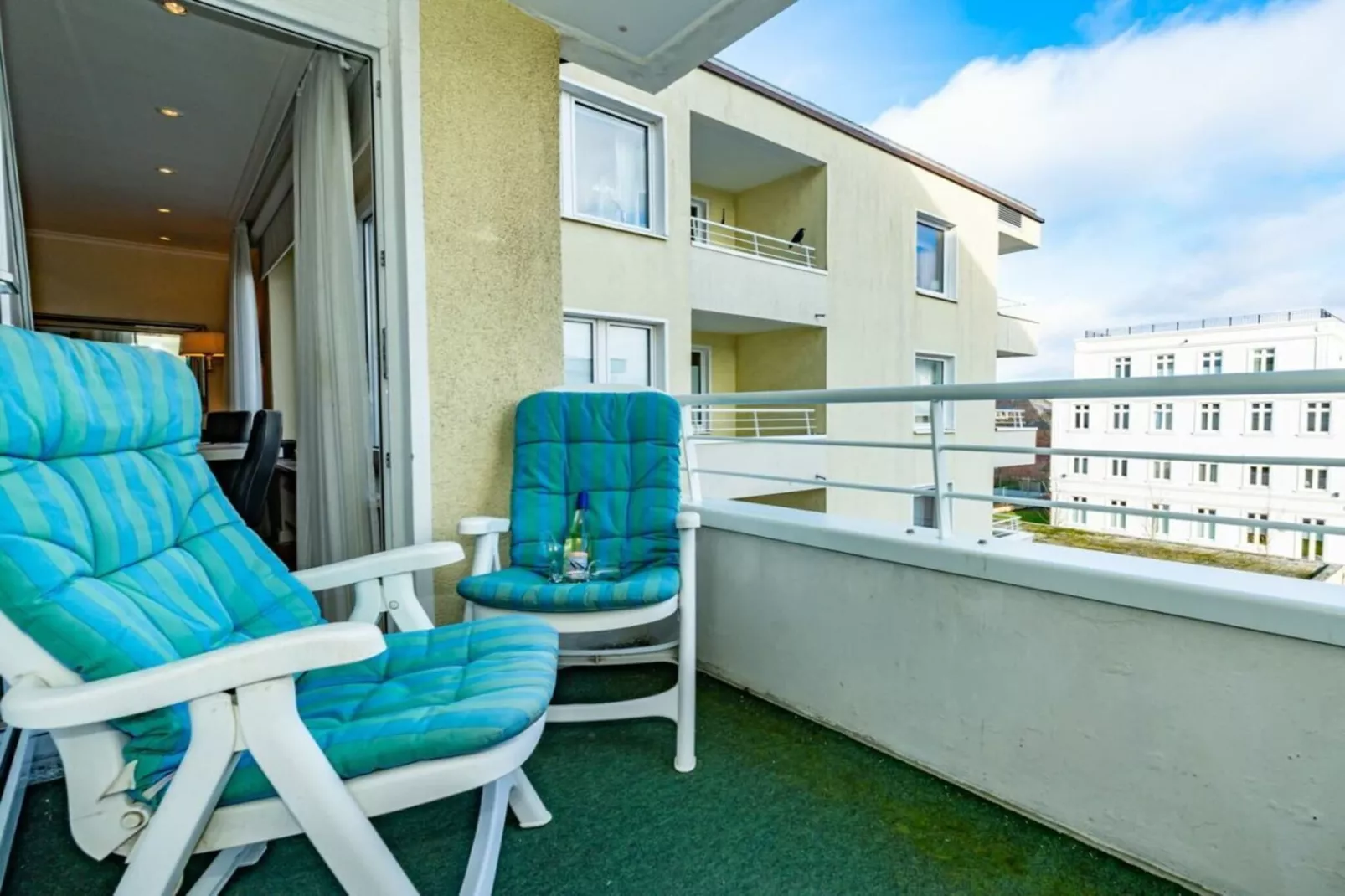 273515-Terrasse / balcon