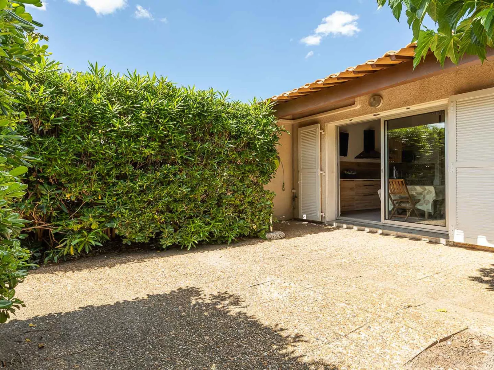 Les Ondines 2 - Inside