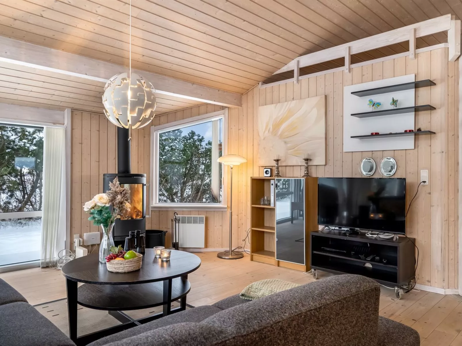 "Galin" - 210m to the fjord-Drinnen