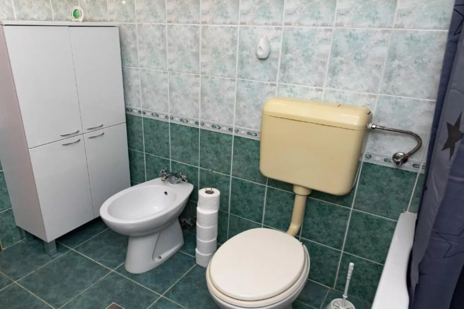 One Bedroom Magic Room (1)-Bathroom