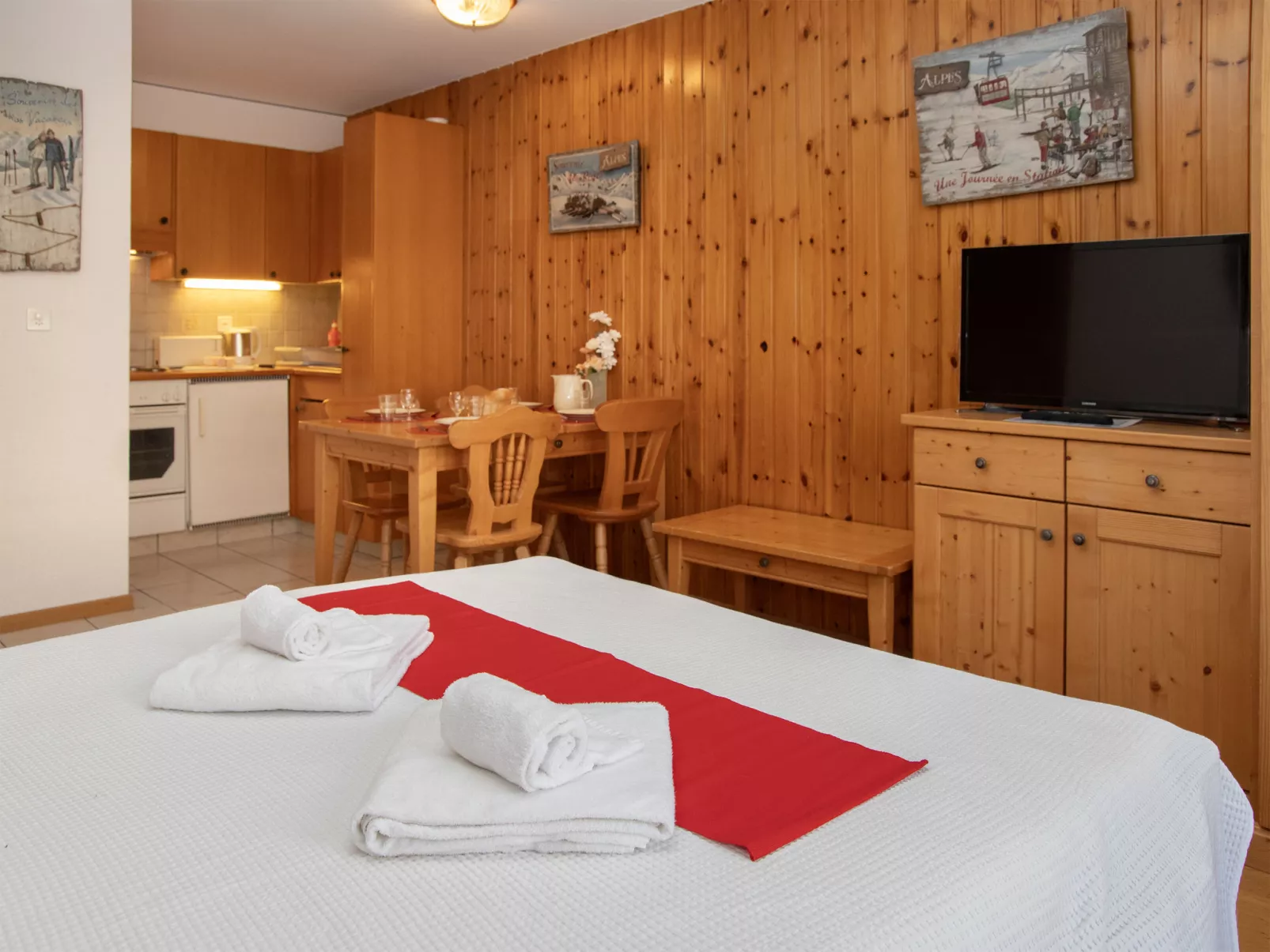 Eaux-Vives 205-Inside