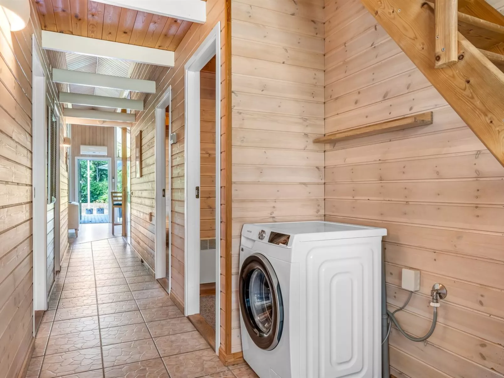 "Iorund" - 10km from the sea-Dedans