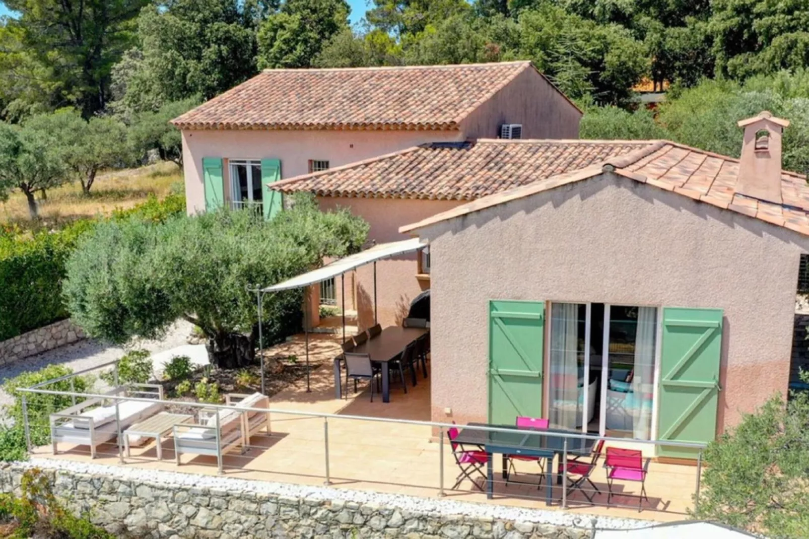 Villa Font du Roux-Exterior summer