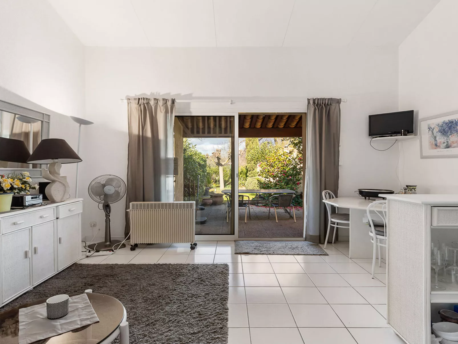 Perles du Soleil-Drinnen