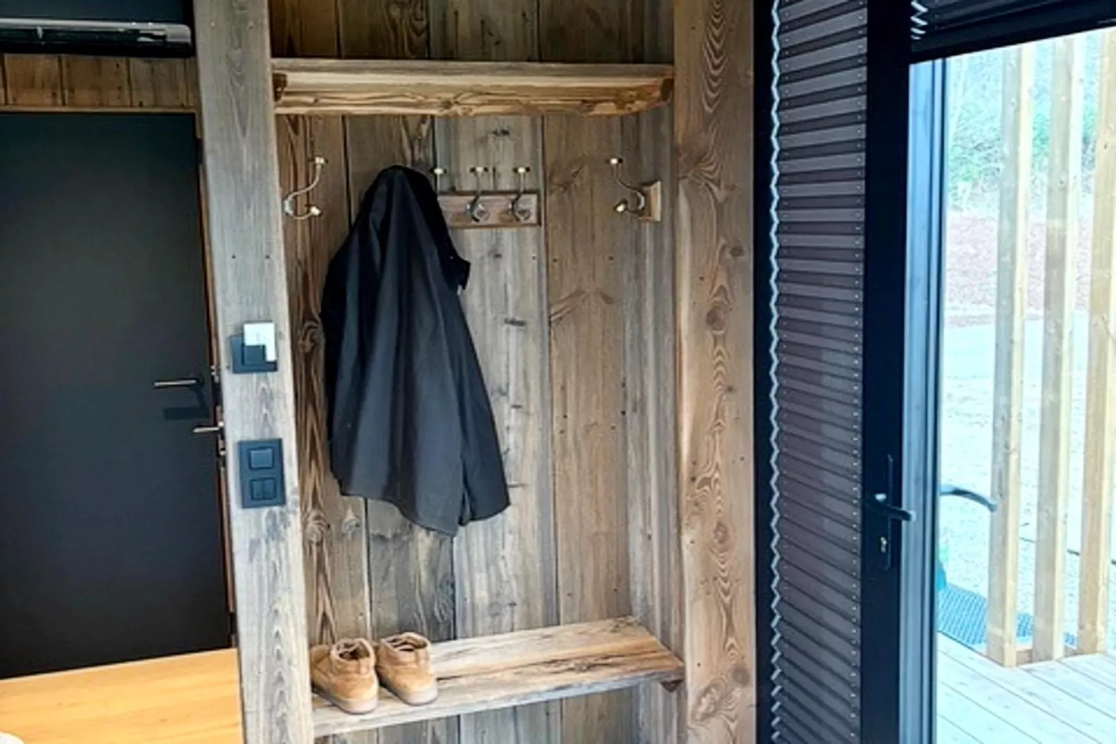 Lodges by Val 1-Hall & reception