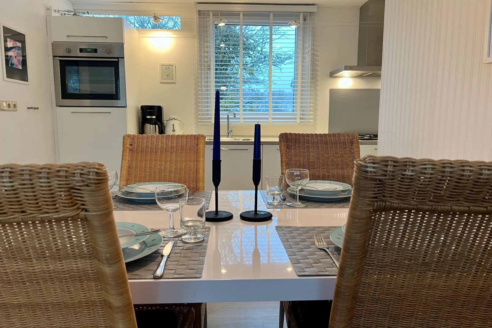 Eureka 102 (copy)-Salle à manger